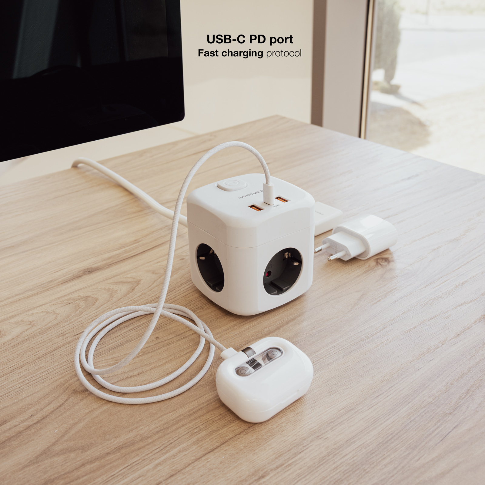 Nanocable - Cubo Nanocable com 3 Tomadas 3 USB com interruptor Branco