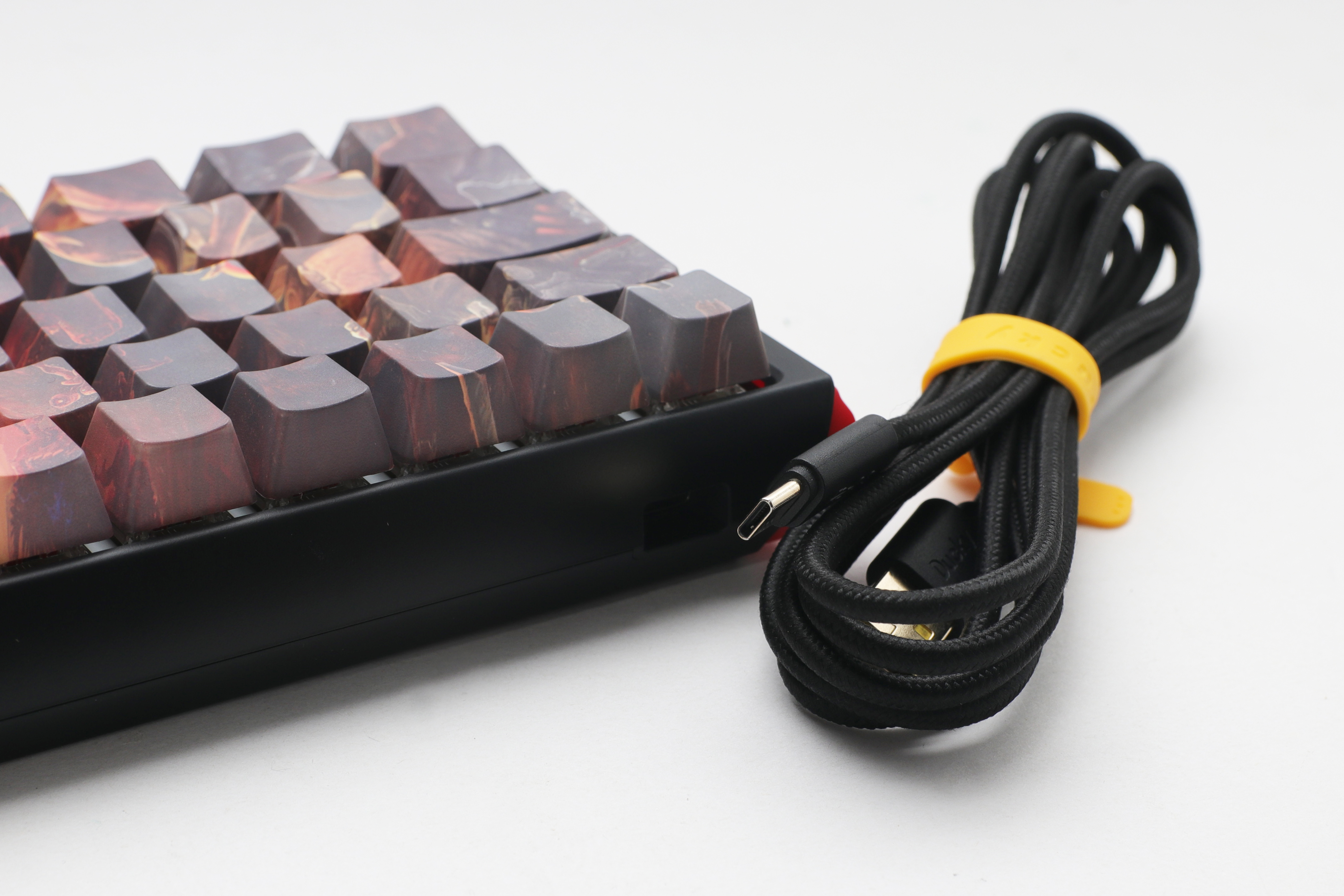 Ducky - Teclado Mecânico Ducky ONE 3 SF RGB x Doom Limited Edition MX-Red (ES)