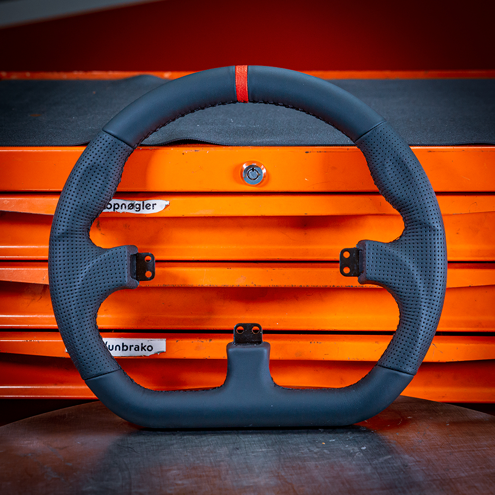 Picture of Picture of Volante para Buttonplate Asetek SimSports GT Rim - Closed D - Couro Preto