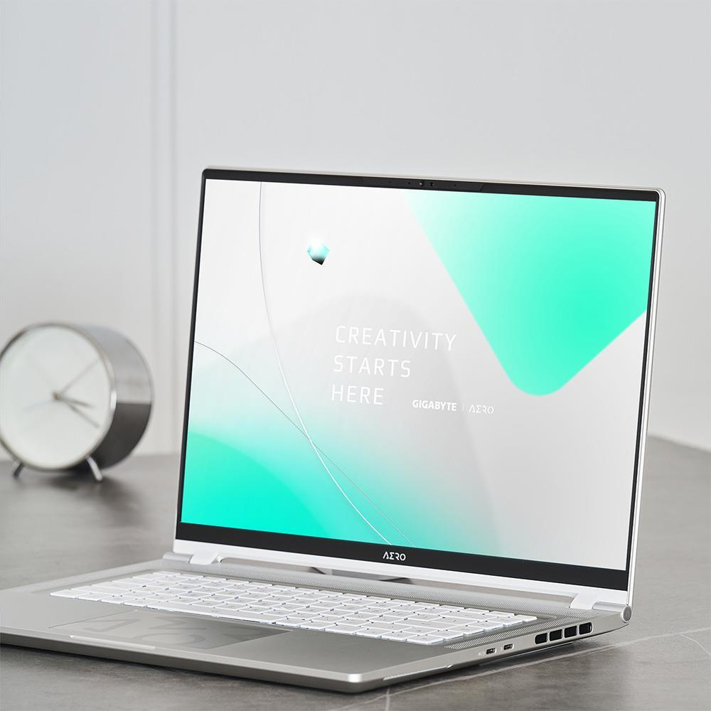 Gigabyte - Portátil Gigabyte AERO 16 OLED BKF-73PT994SO 16" i7-13700H 16GB DDR5 1TB RTX 4060 UHD+ W11