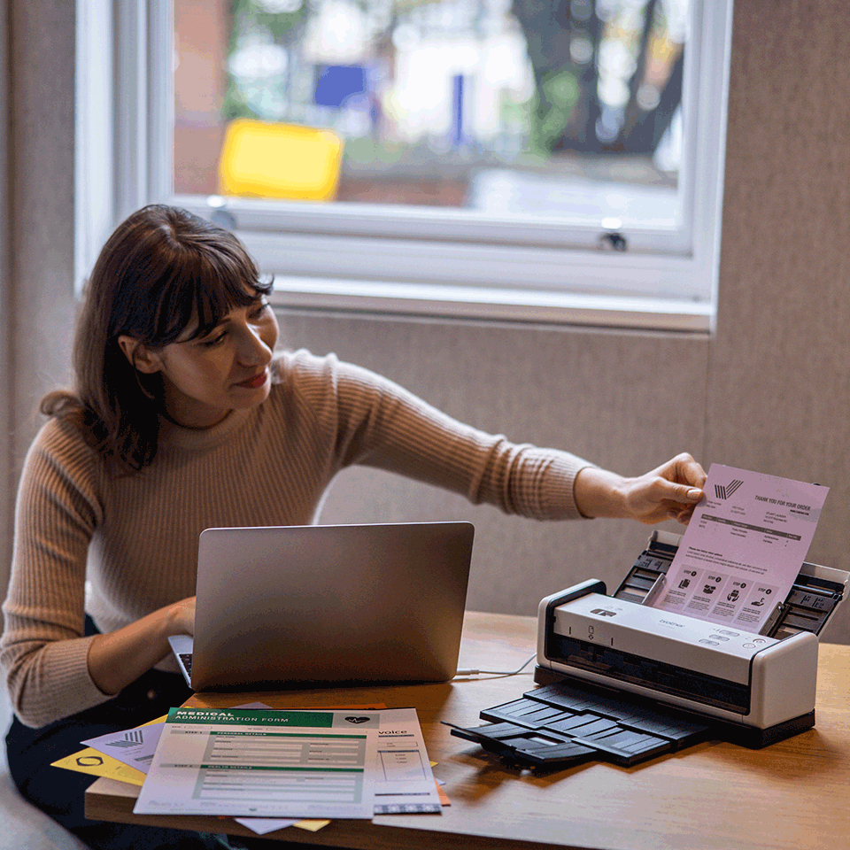 Brother - Scanner Portátil Brother ADS-1300 30PPM