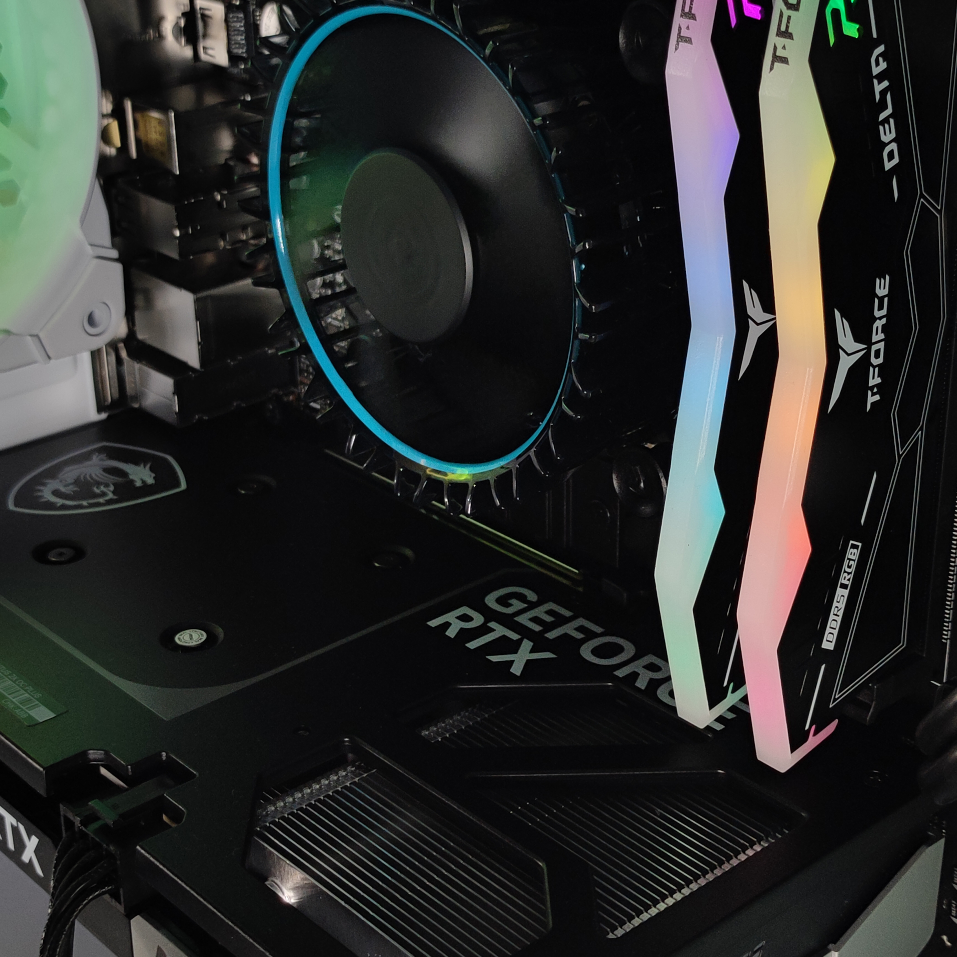 AURA PC - Computador AURA Gamer-PC Intel i5 14400F 32GB DDR5 1TB RTX 5060 Ti WiFi W11