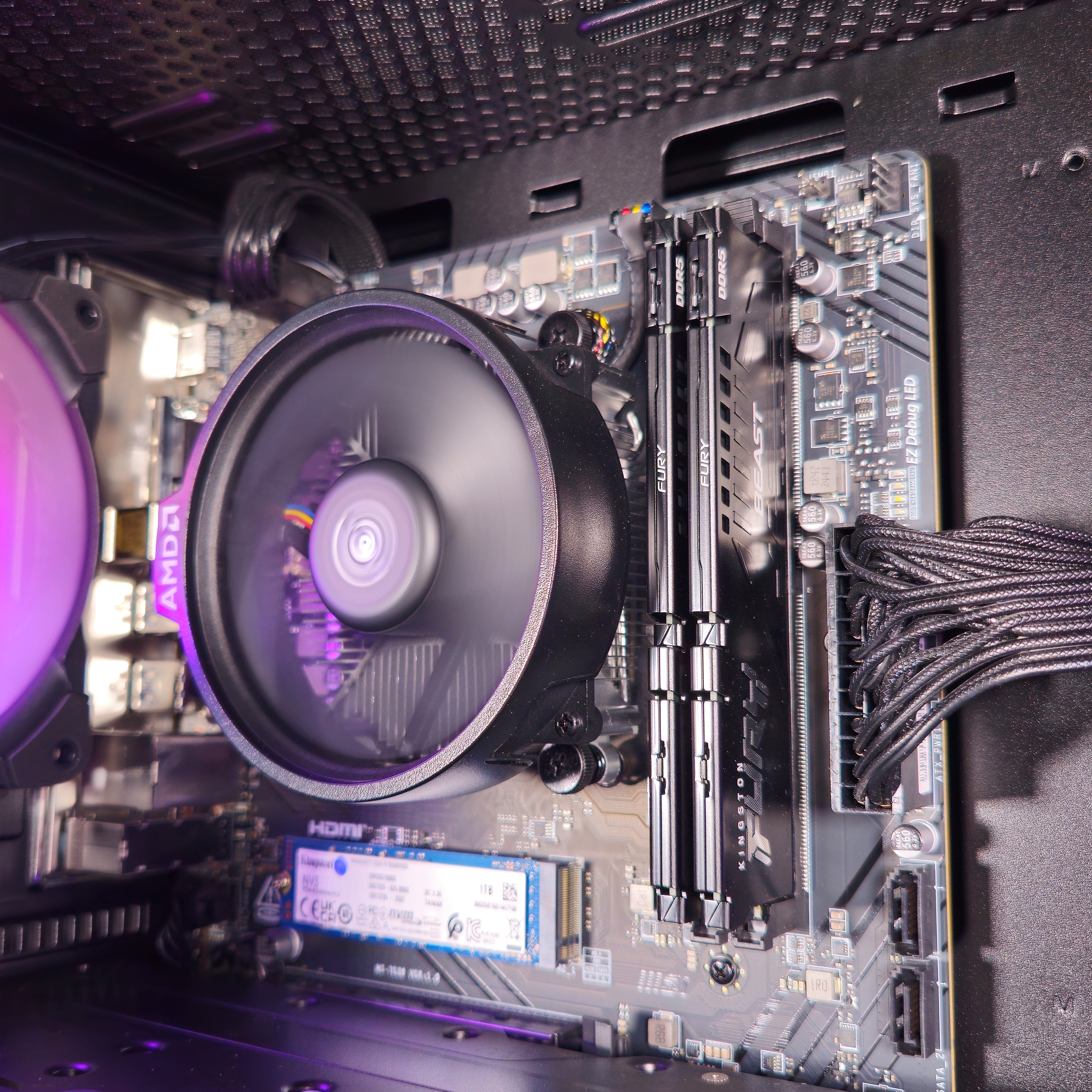 AURA PC - Computador AURA Gamer-PC Ryzen 5 7500F 32GB DDR5 1TB RX 9060 XT 16GB WiFi W11