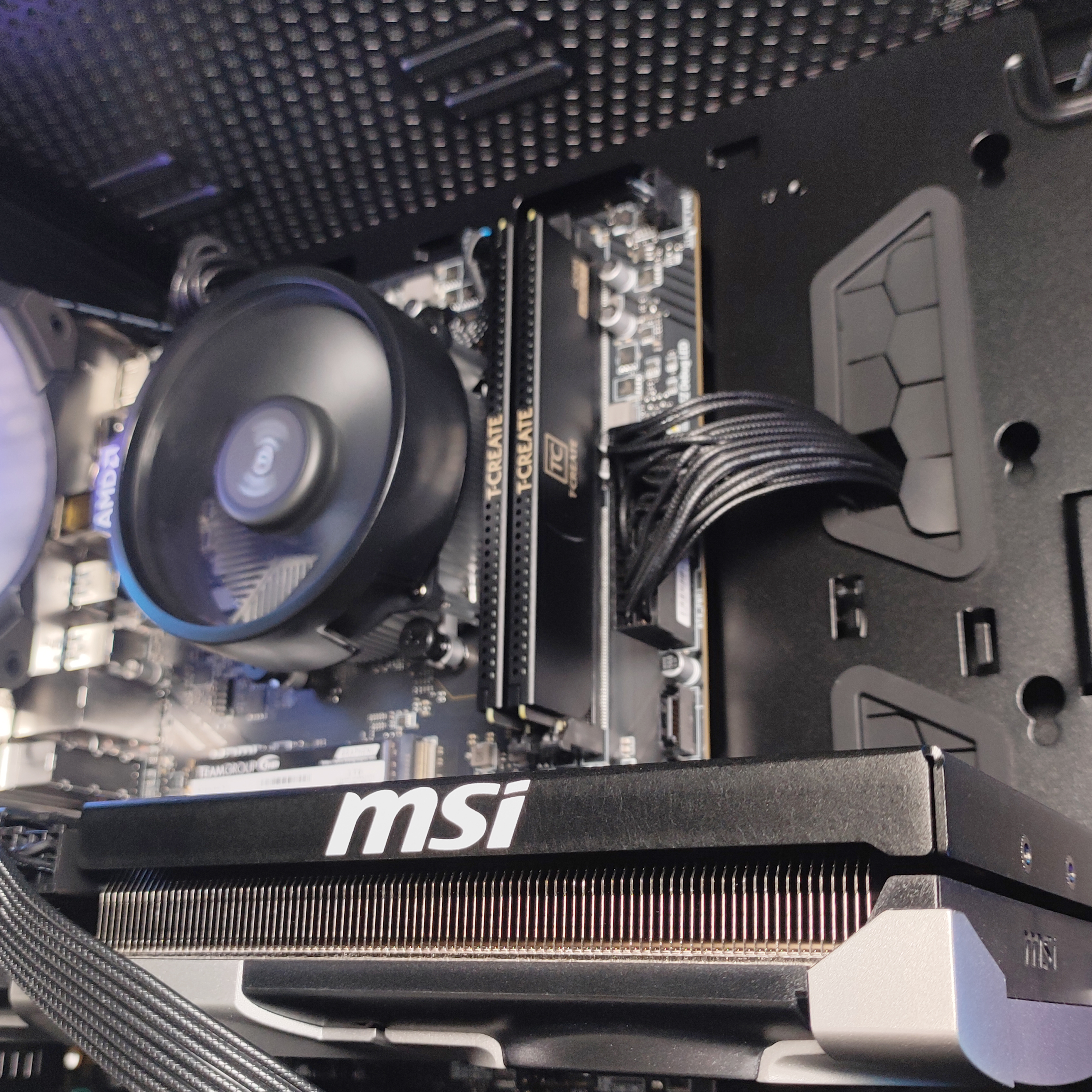 AURA PC - Computador AURA Gamer-PC Ryzen 5 7500F 32GB DDR5 1TB RTX 5060 Ti 16GB W11