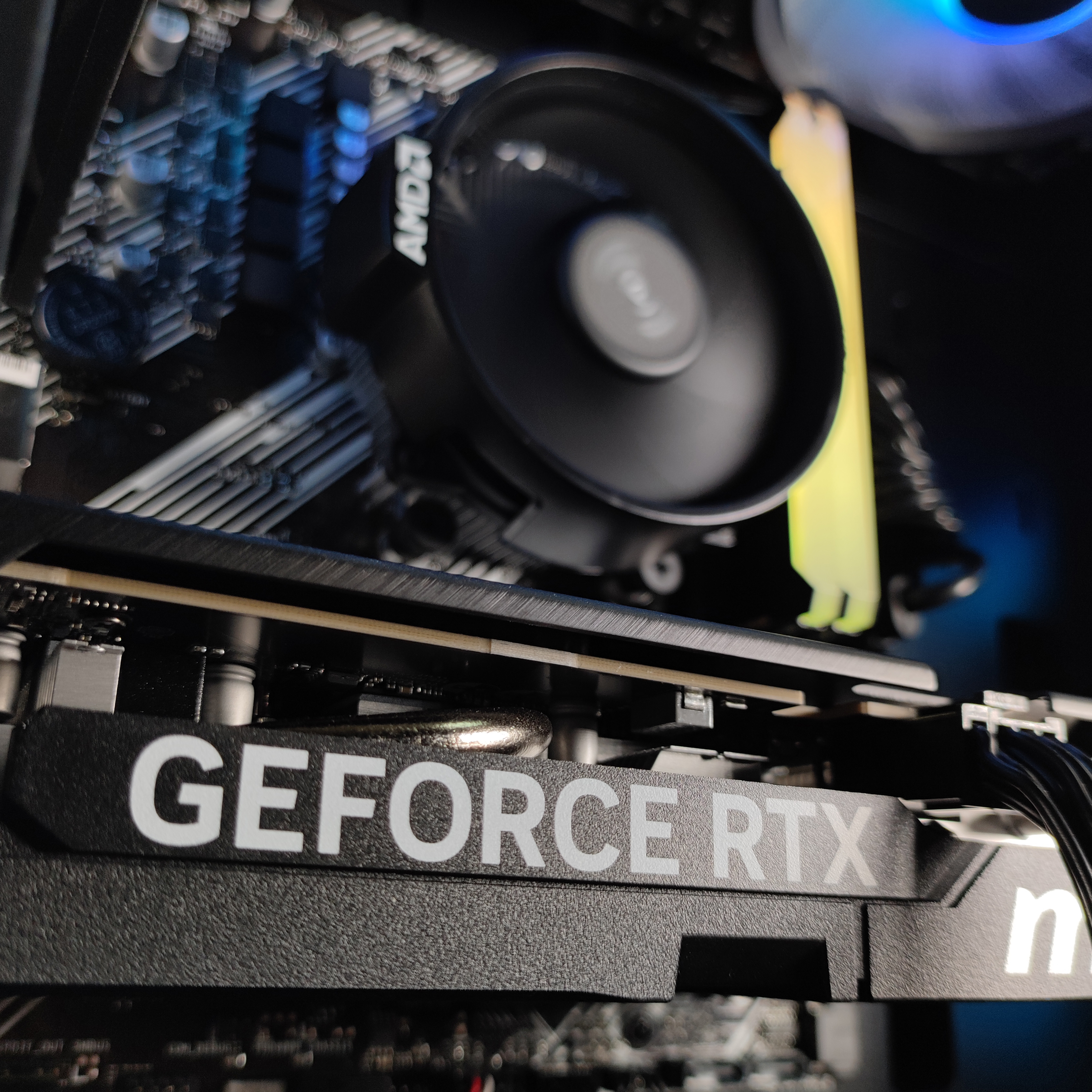 AURA PC - Computador AURA Gamer-PC TEAM 7 EDITION Ryzen 5 7500F 32GB DDR5 1TB RTX 5060 WiFi W11