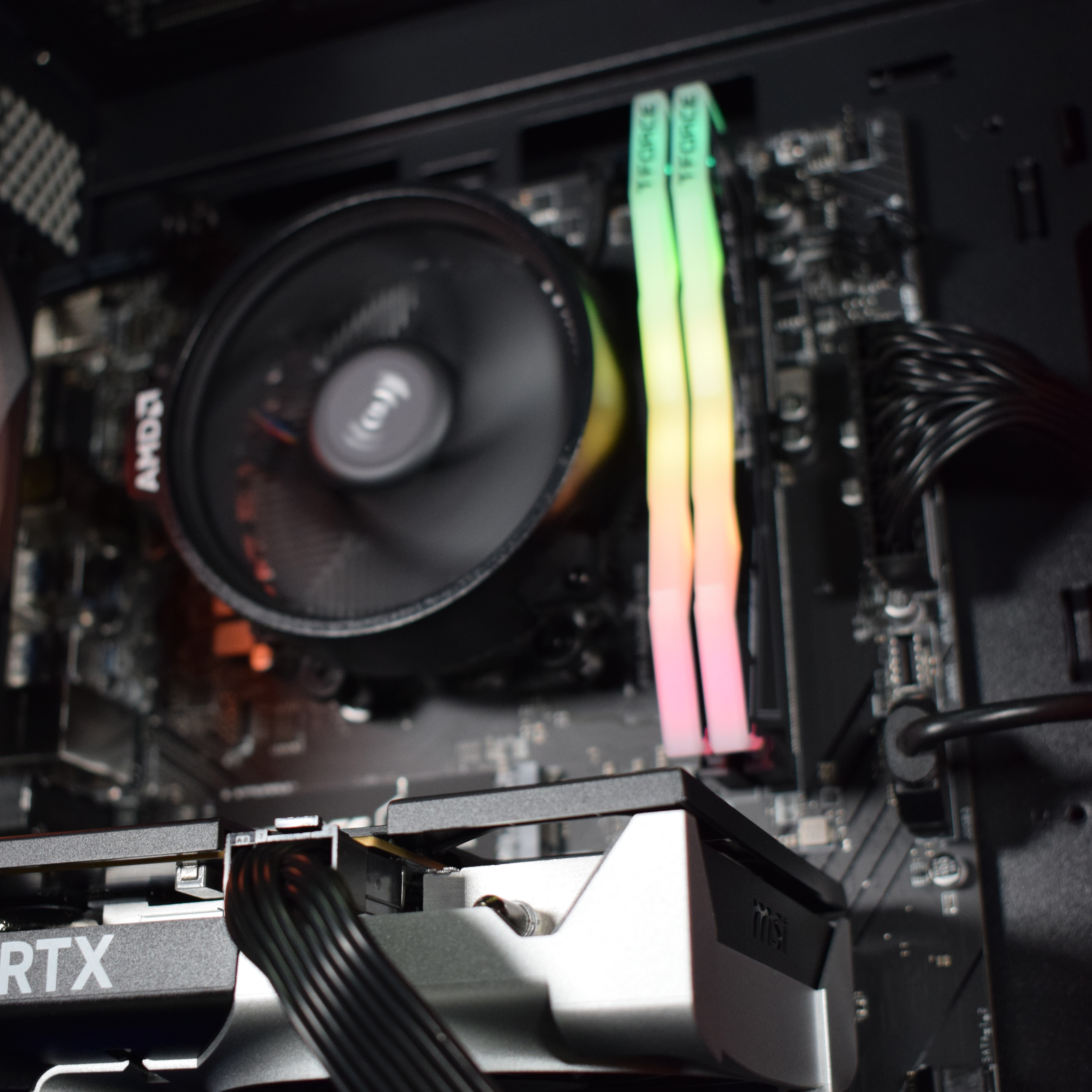 AURA PC - Computador AURA Gamer-PC Ryzen 5 7500F 32GB DDR5 1TB RTX 5060 WiFi W11 V2