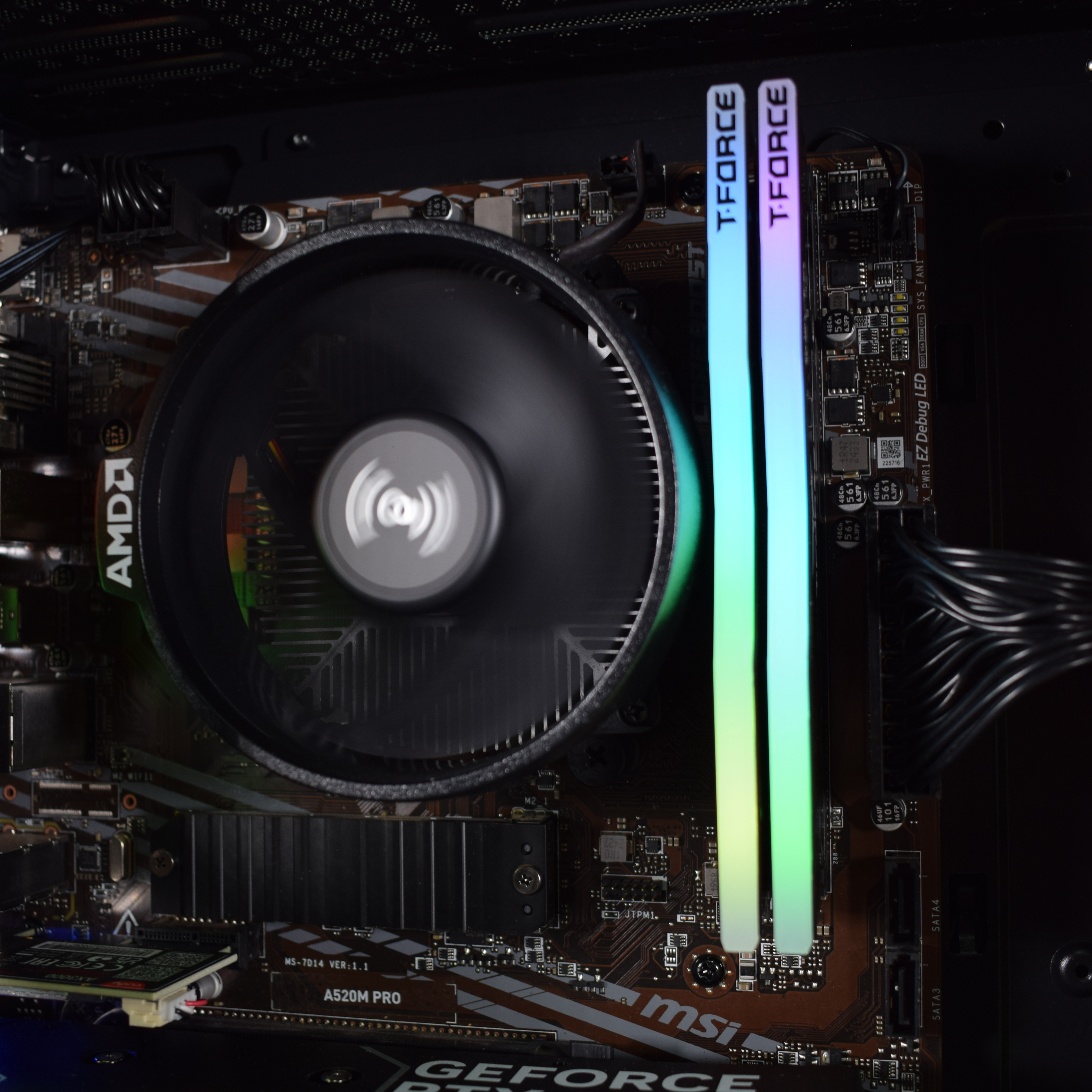 AURA PC - Computador AURA Limited-PC Ryzen 5 5600 32GB DDR4 1TB RTX 5060 WiFi W11