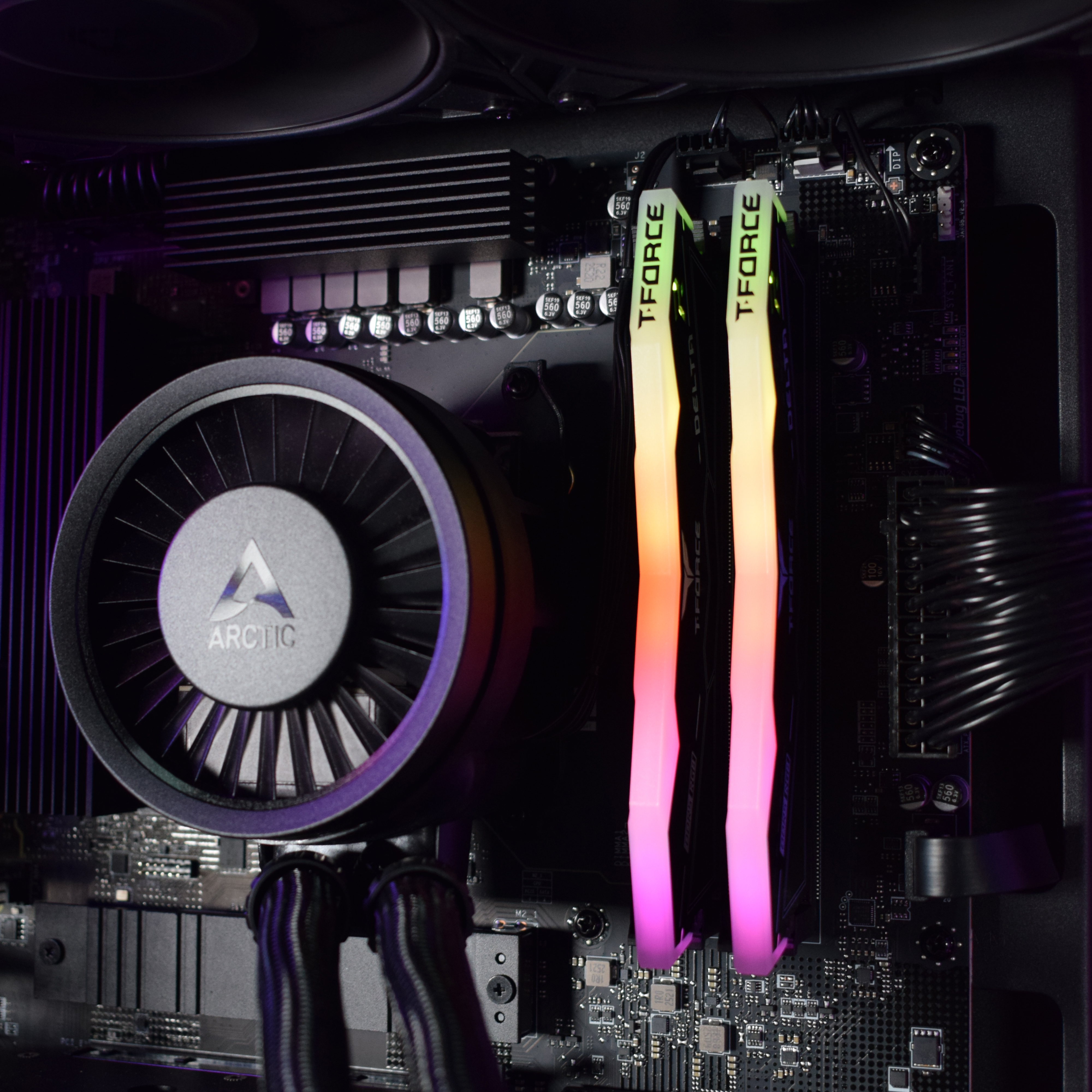 AURA PC - Computador AURA Limited-PC Ryzen 7 9700X 32GB DDR5 1TB RTX 5060 Ti 16GB WiFi W11