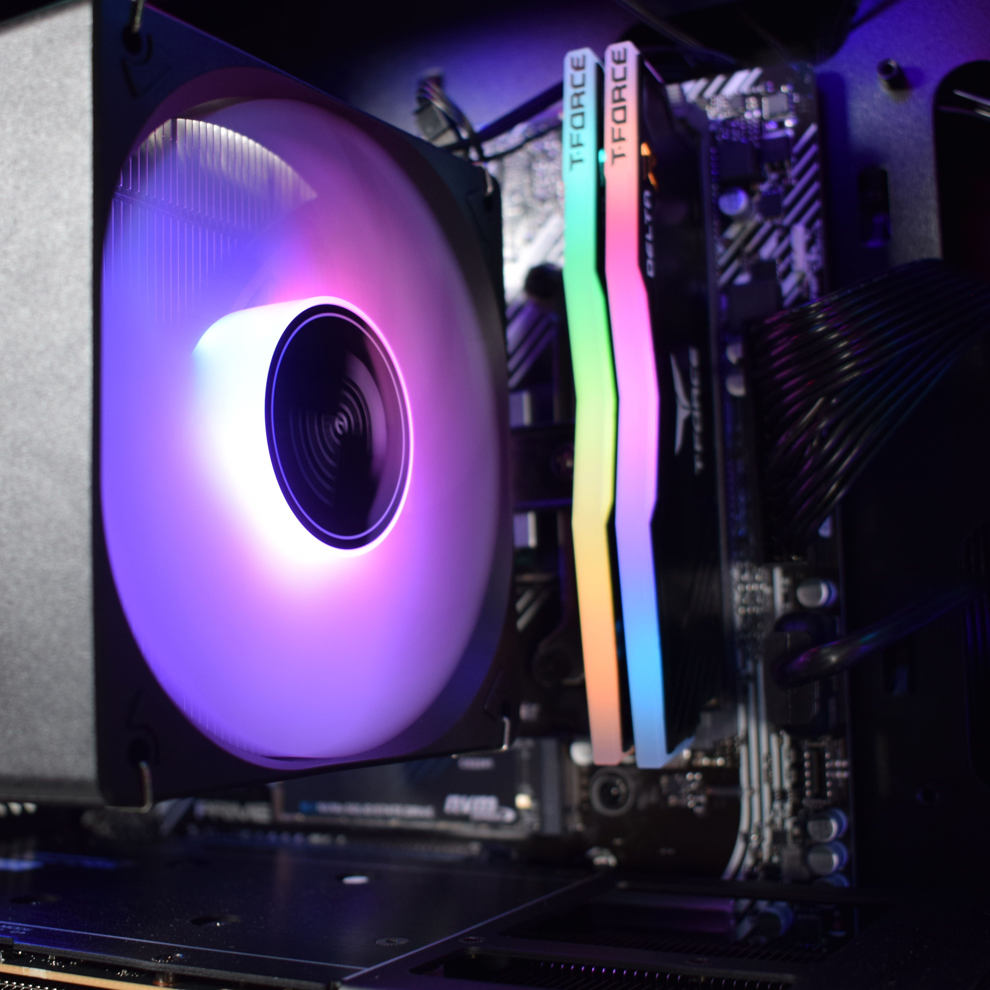 AURA PC - Computador AURA Limited-PC Ryzen 7 5700X 32GB DDR4 1TB RTX 5060 W11