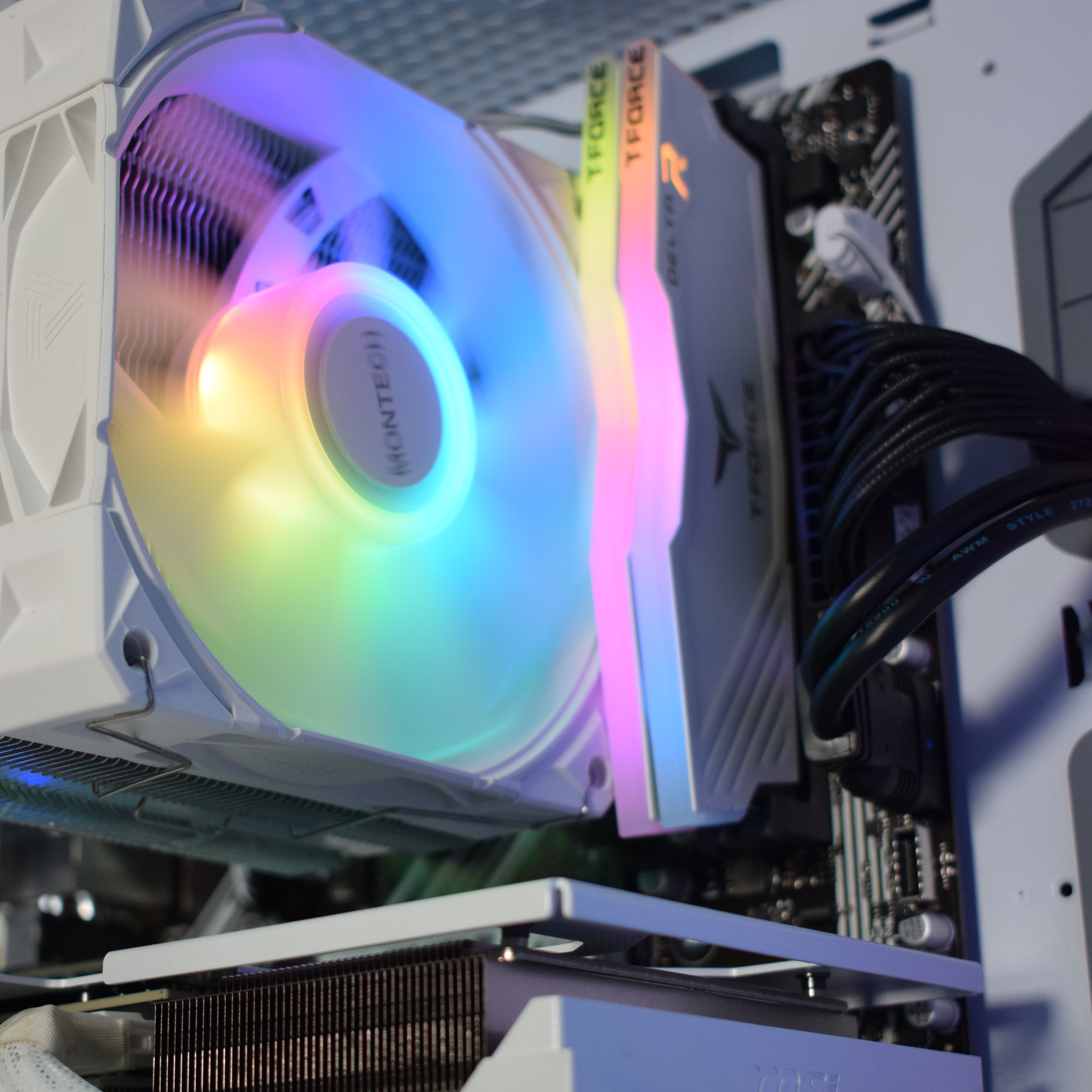 AURA PC - Computador AURA Limited-PC Ryzen 7 5700X3D 32GB DDR4 1TB RTX 5070 WiFi W11