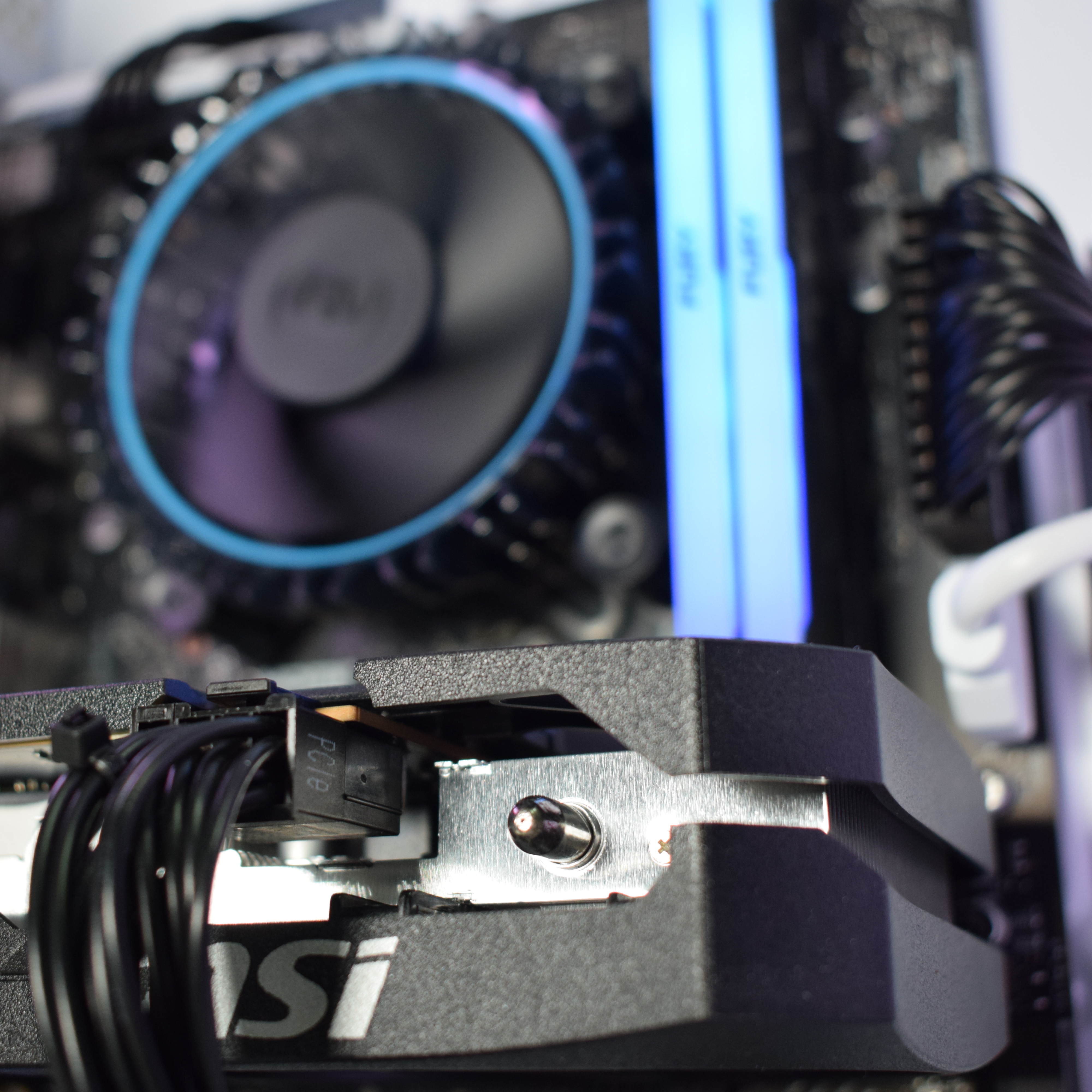 AURA PC - Computador AURA Gamer-PC Powered by MSI Intel i5 12400F 16GB DDR4 1TB RTX 5050 WiFi W11