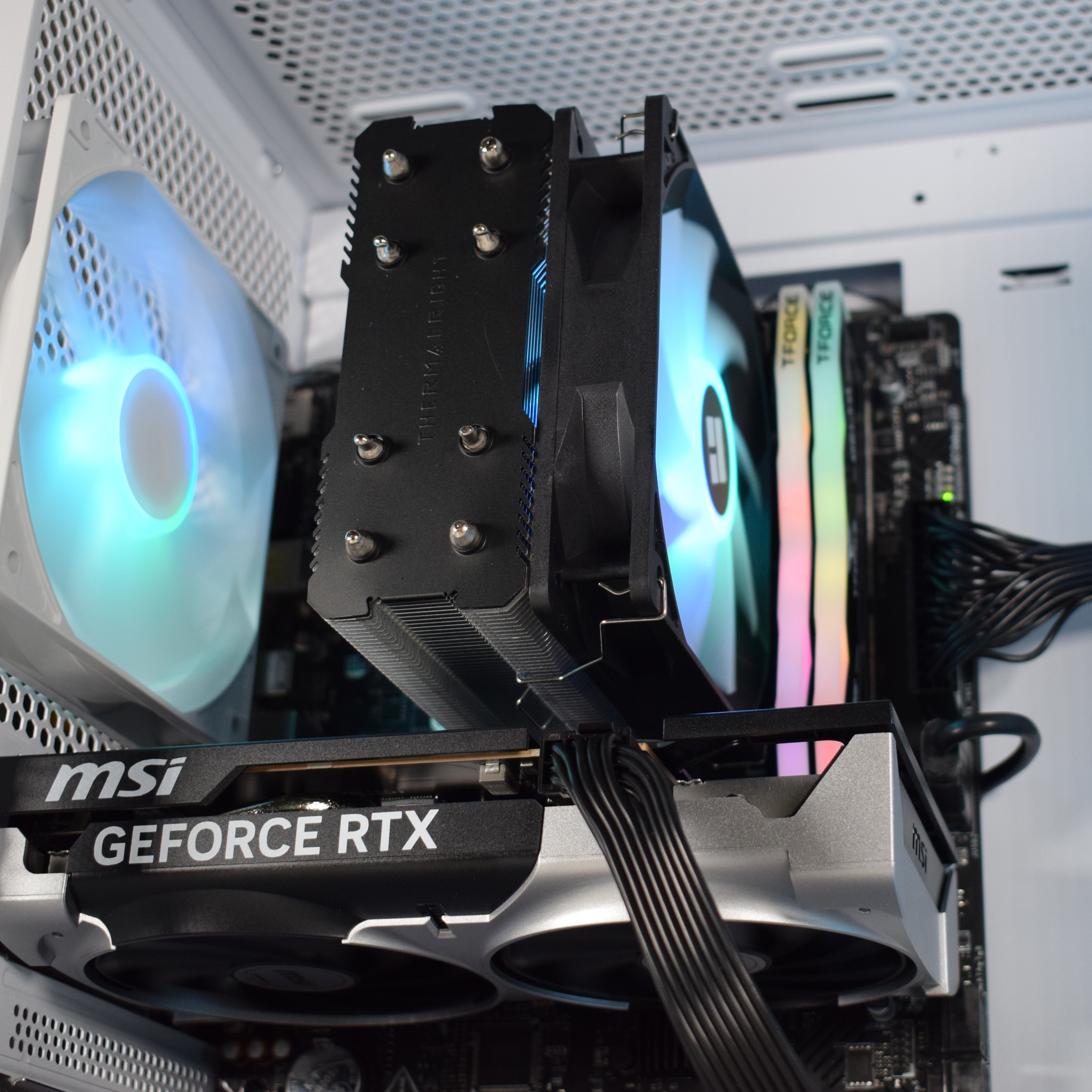 AURA PC - Computador AURA Gamer-PC Intel i5 12400F 16GB DDR5 500GB RTX 5060 WiFi W11