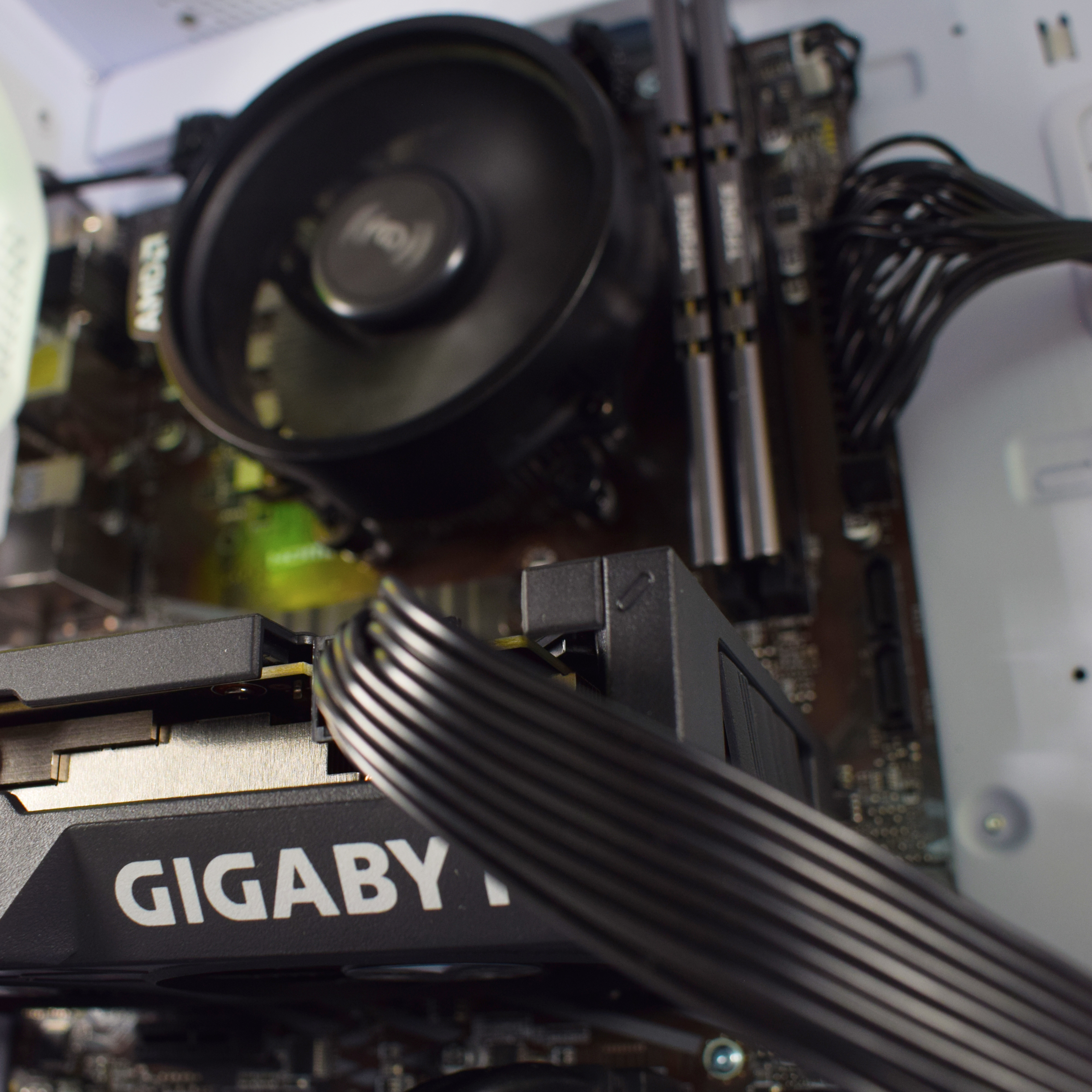 AURA PC - Computador AURA Limited-PC Ryzen 5 5600 16GB DDR4 1TB RTX 4060 W11