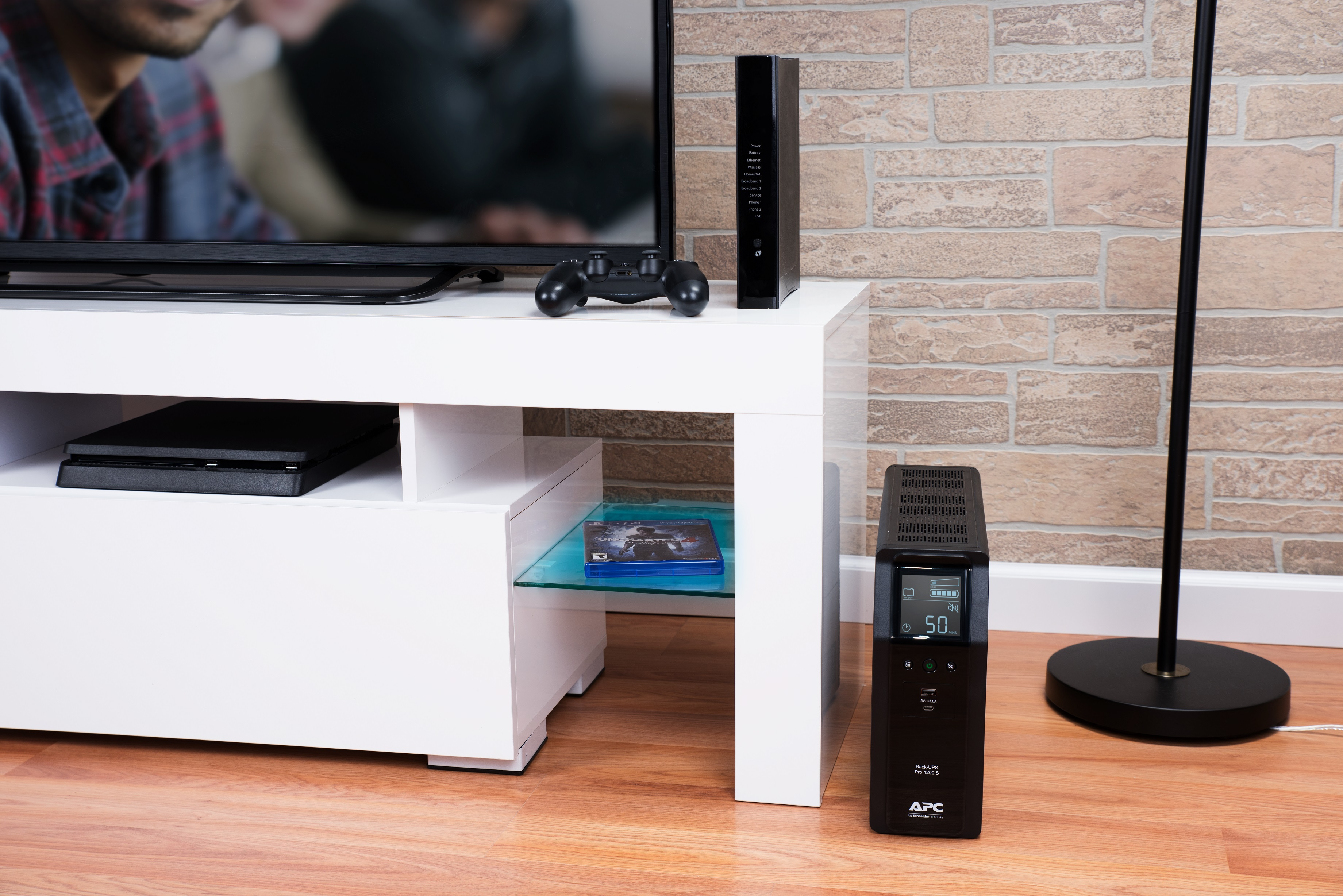 APC - UPS APC Back-UPS Pro BR 1200VA Sinewave 8 Tomadas AVR LCD