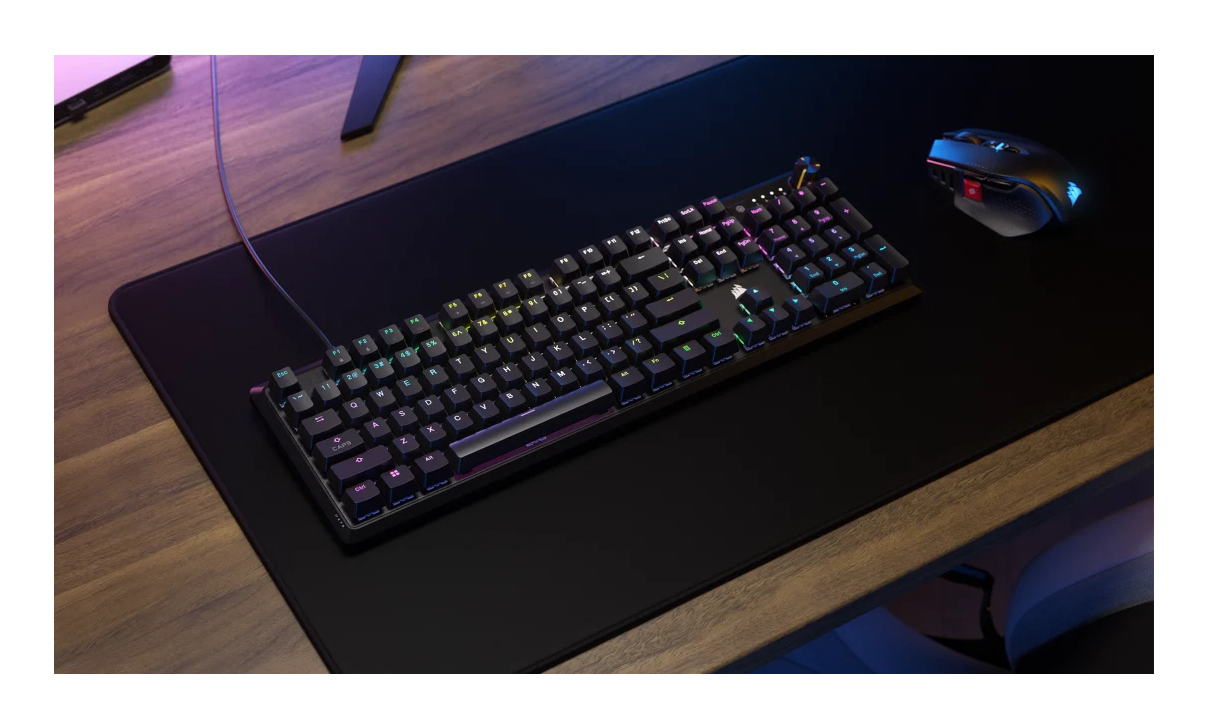 Corsair - Teclado Mecânico Corsair K70 Core RGB Switches MLX Red Preto (PT)