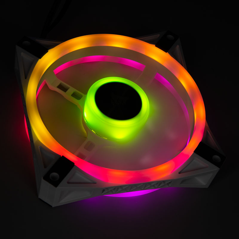 Corsair - Ventoinha Corsair iCUE QL120 RGB PWM Branca 120mm (Pack 3) c/ Lightning Node CORE