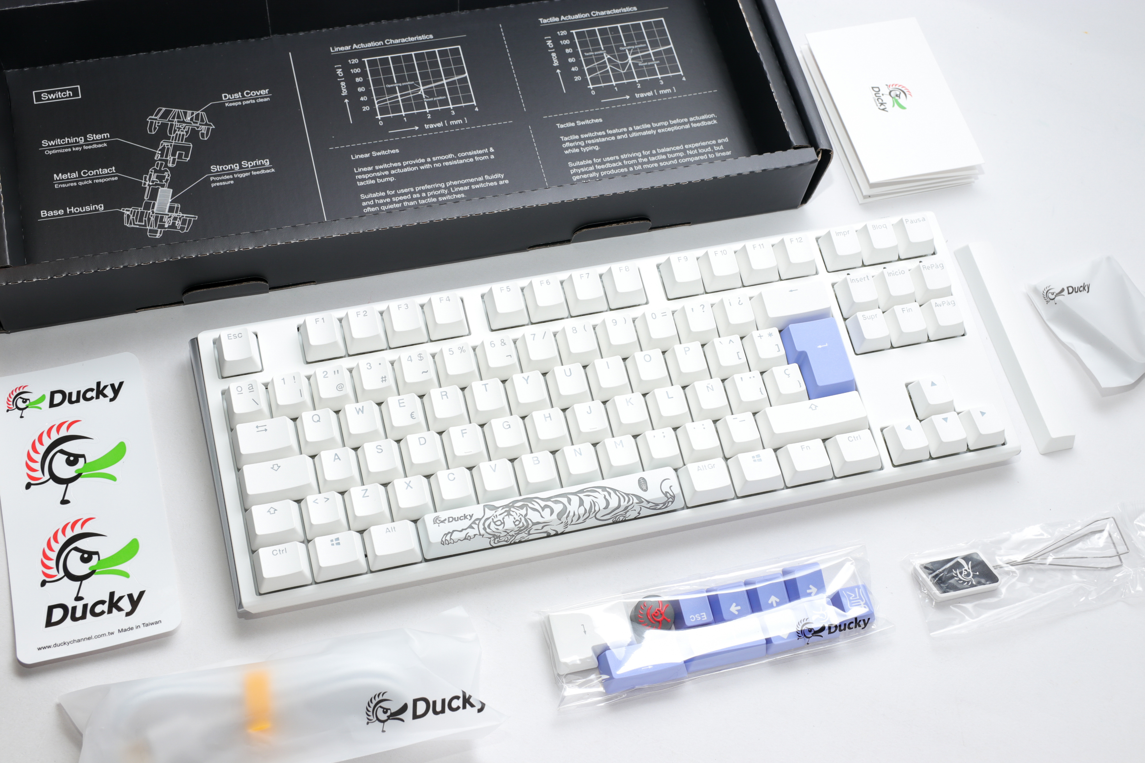 Ducky - Teclado Mecânico Ducky ONE 3 Classic TKL Pure White RGB MX-Blue (ES)