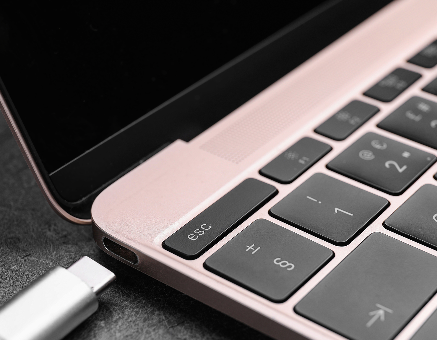 D-Link - HUB USB D-Link USB-C Macho > 3 x USB 3.0 (SS) + 1 x USB 3.0 Quick Charge (BC 1.2) + 1 x USB-C (Thunderbolt 3) (PD60W)