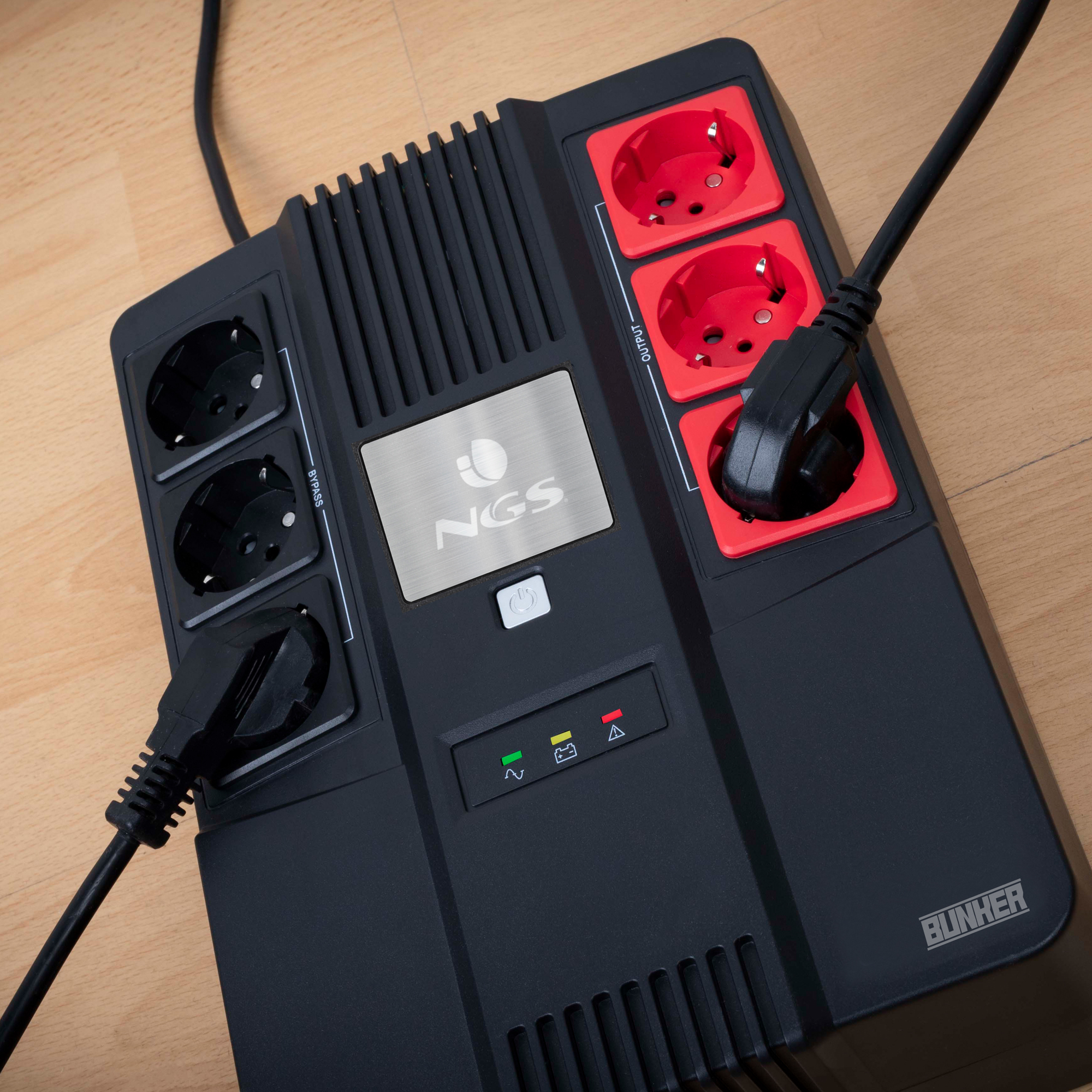 ngs - UPS NGS Off-line Fortress Bunker 600VA 360W 6 Tomadas de Proteção