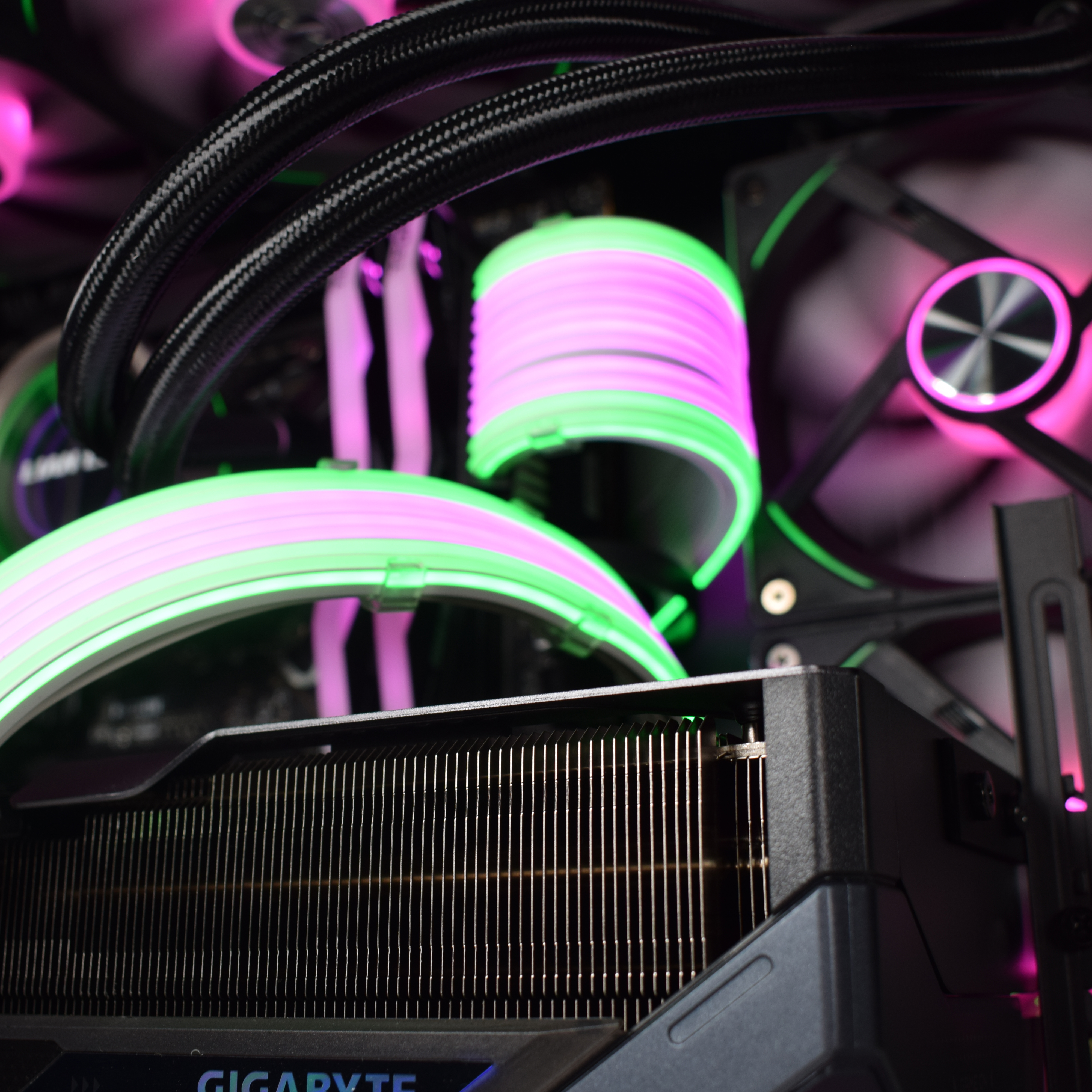 King Mod Systems - Computador King Mod Gamer-PC i9 14900KF 48GB DDR5 2TB RTX 4090 WIFI W11