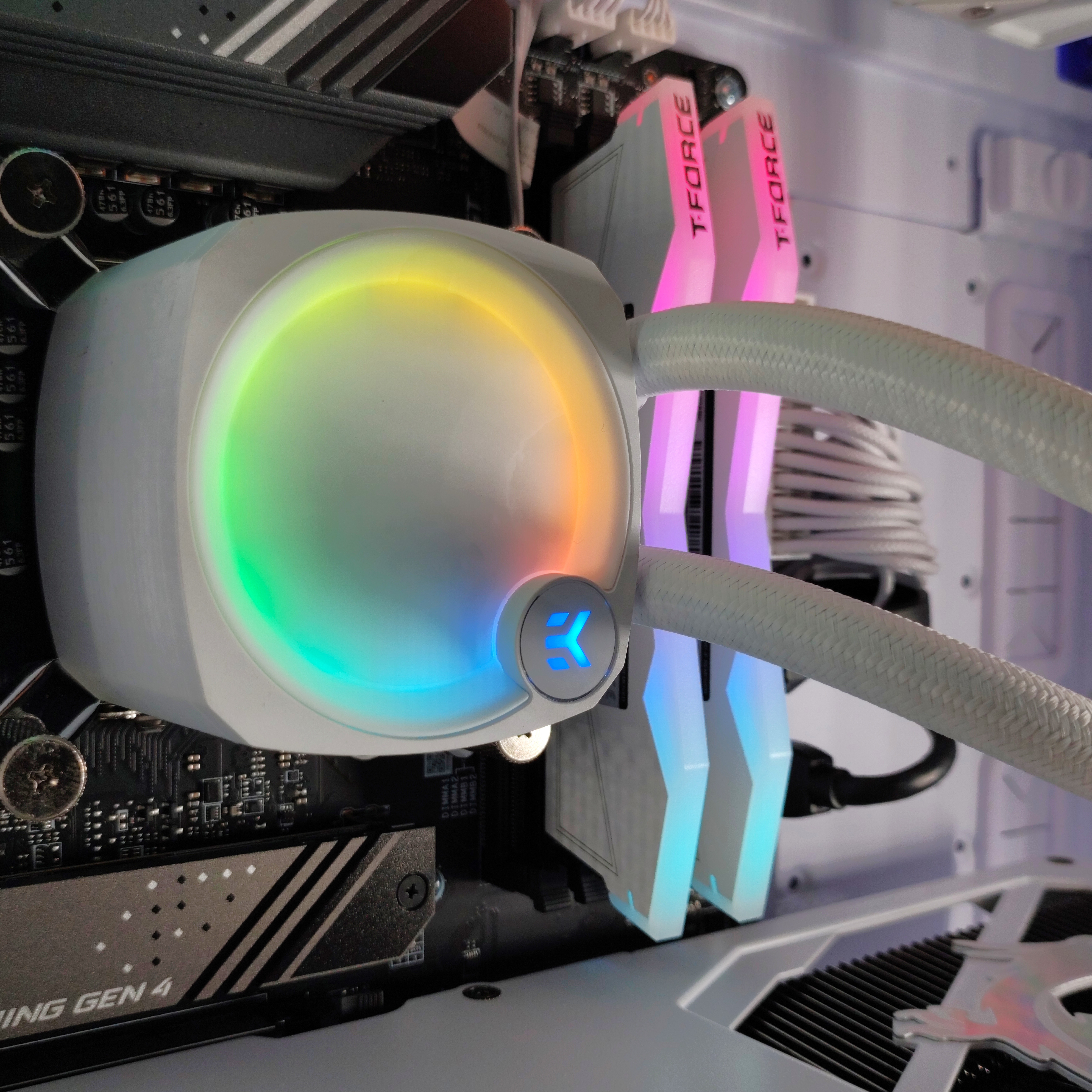 King Mod Systems - Computador King Mod Gamer-PC Intel i7 14700F 32GB DDR5 1TB RTX 5070 WiFi W11