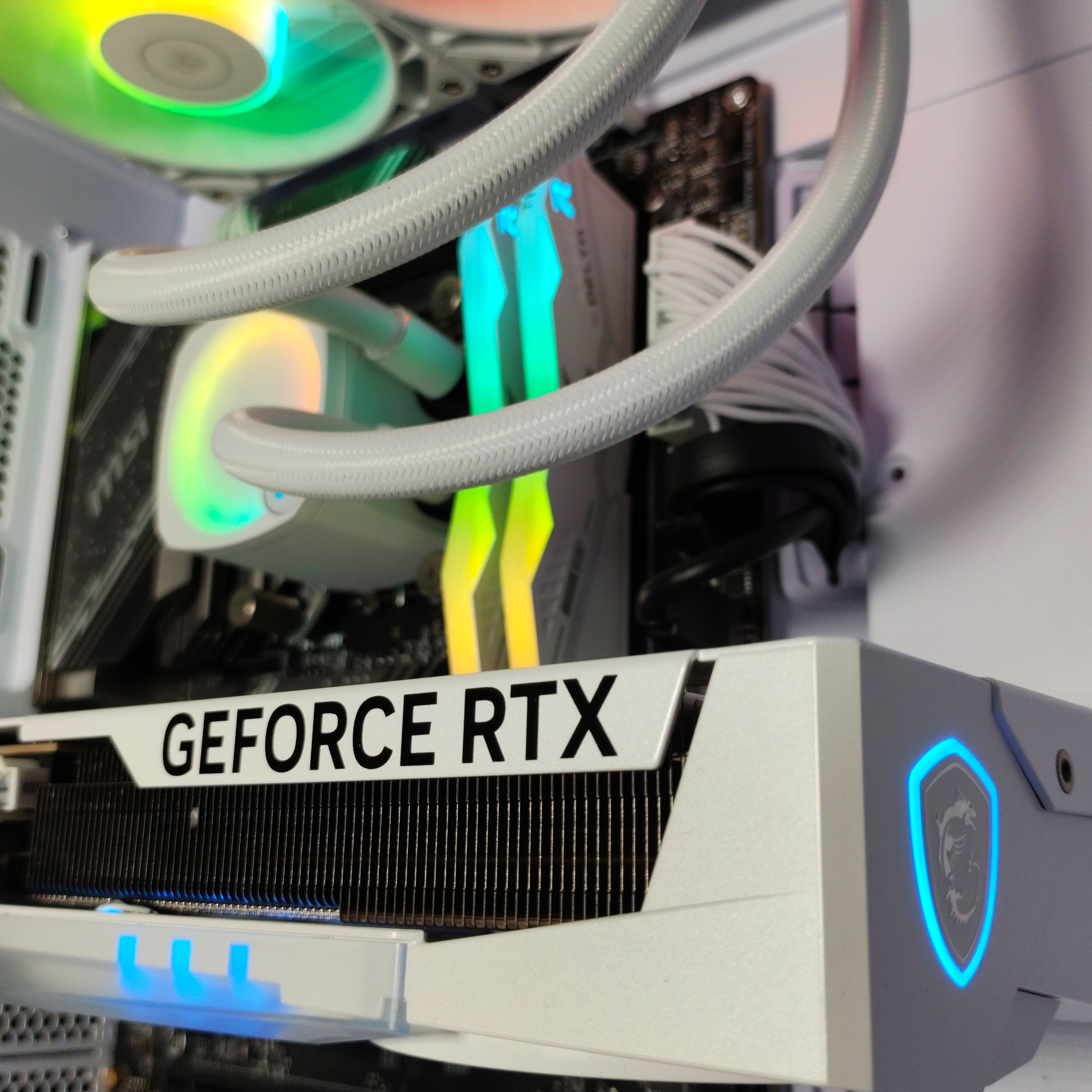 King Mod Systems - Computador King Mod Gamer-PC Intel i7 14700F 32GB DDR5 1TB RTX 5070 WiFi W11