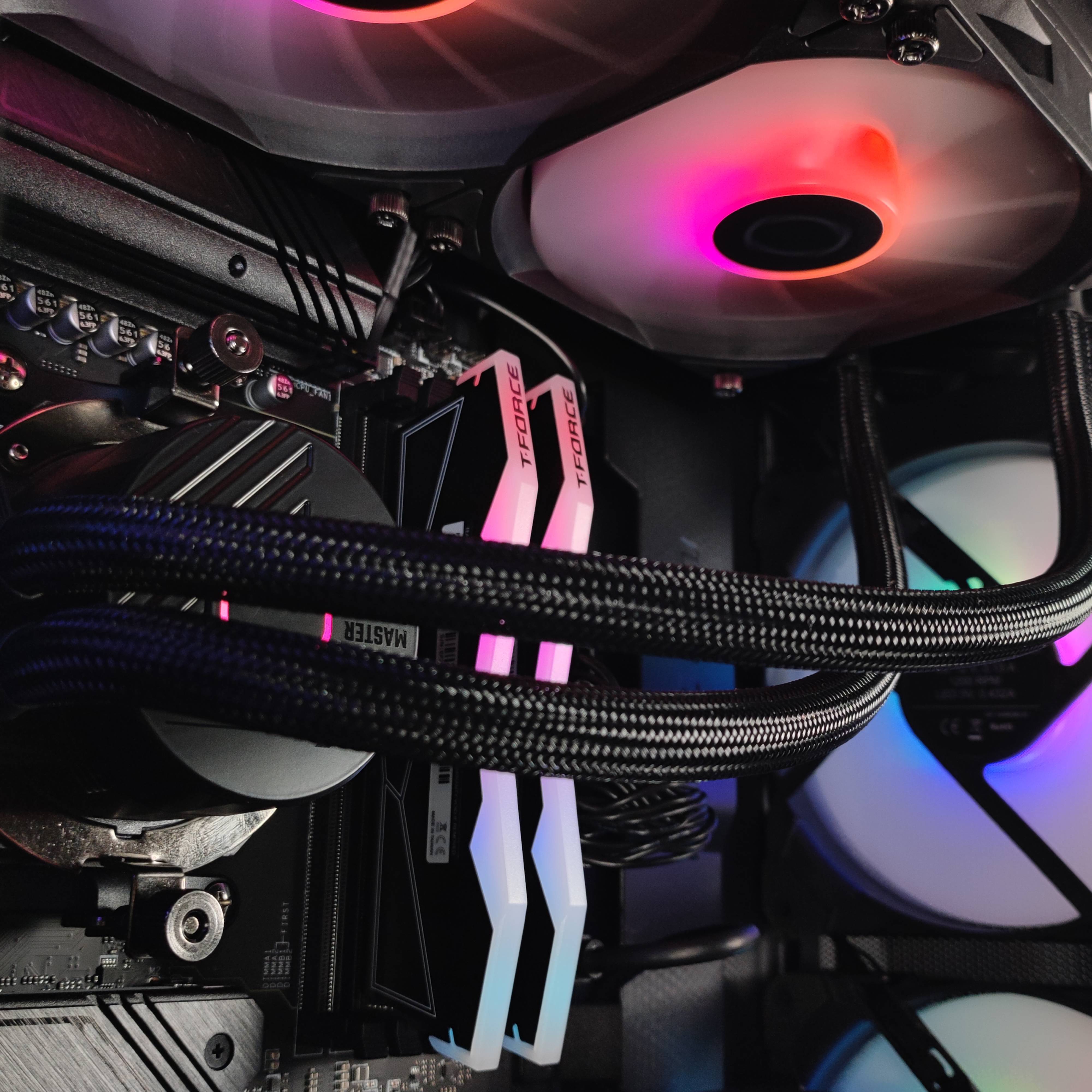 King Mod Systems - Computador King Mod Gamer-PC Ryzen 7 7800X3D 32GB DDR5 1TB RX 9070 XT WiFi W11