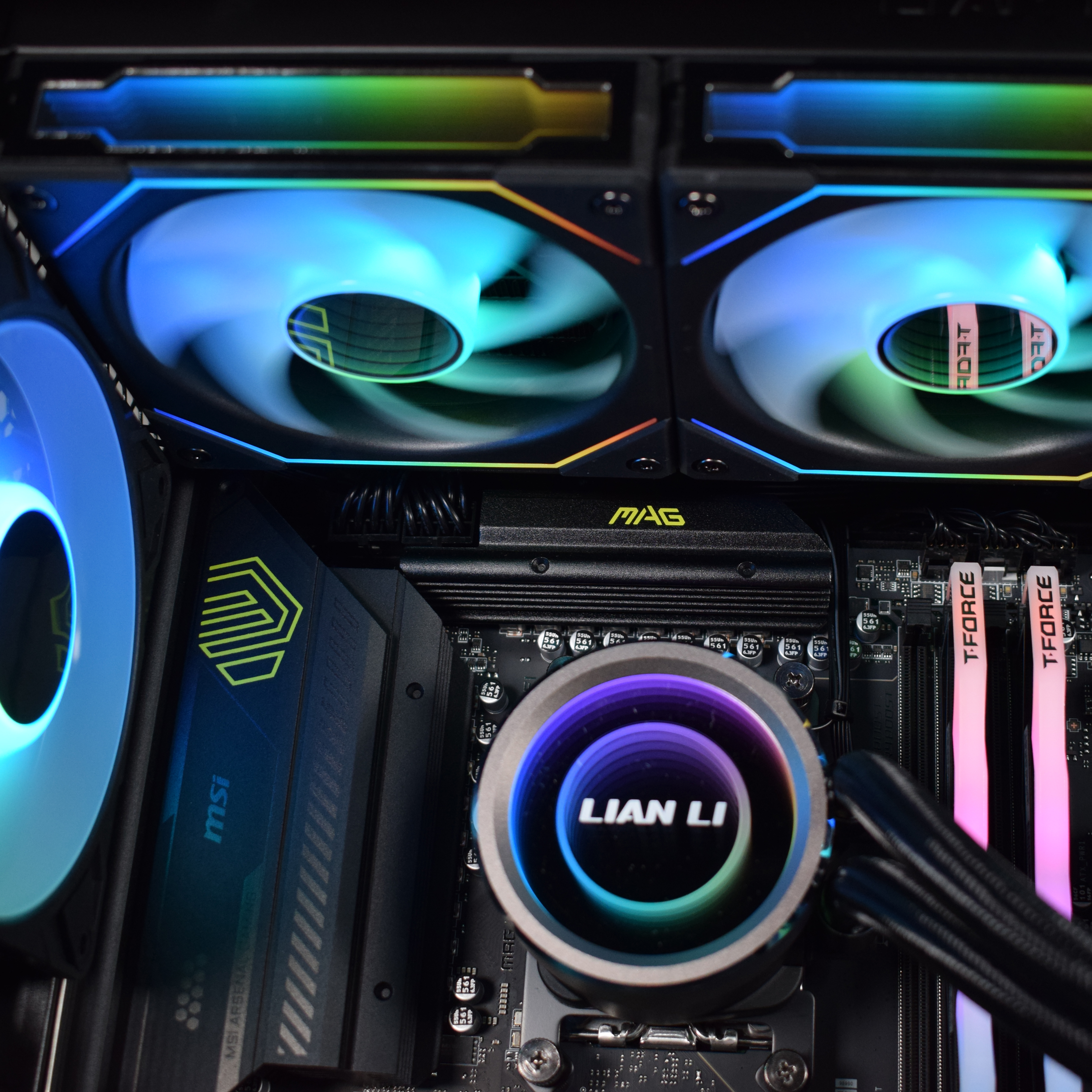 King Mod Systems - Computador King Mod Gamer-PC Ryzen 7 9800X3D 32GB DDR5 1TB RTX 5070 Ti WiFi W11