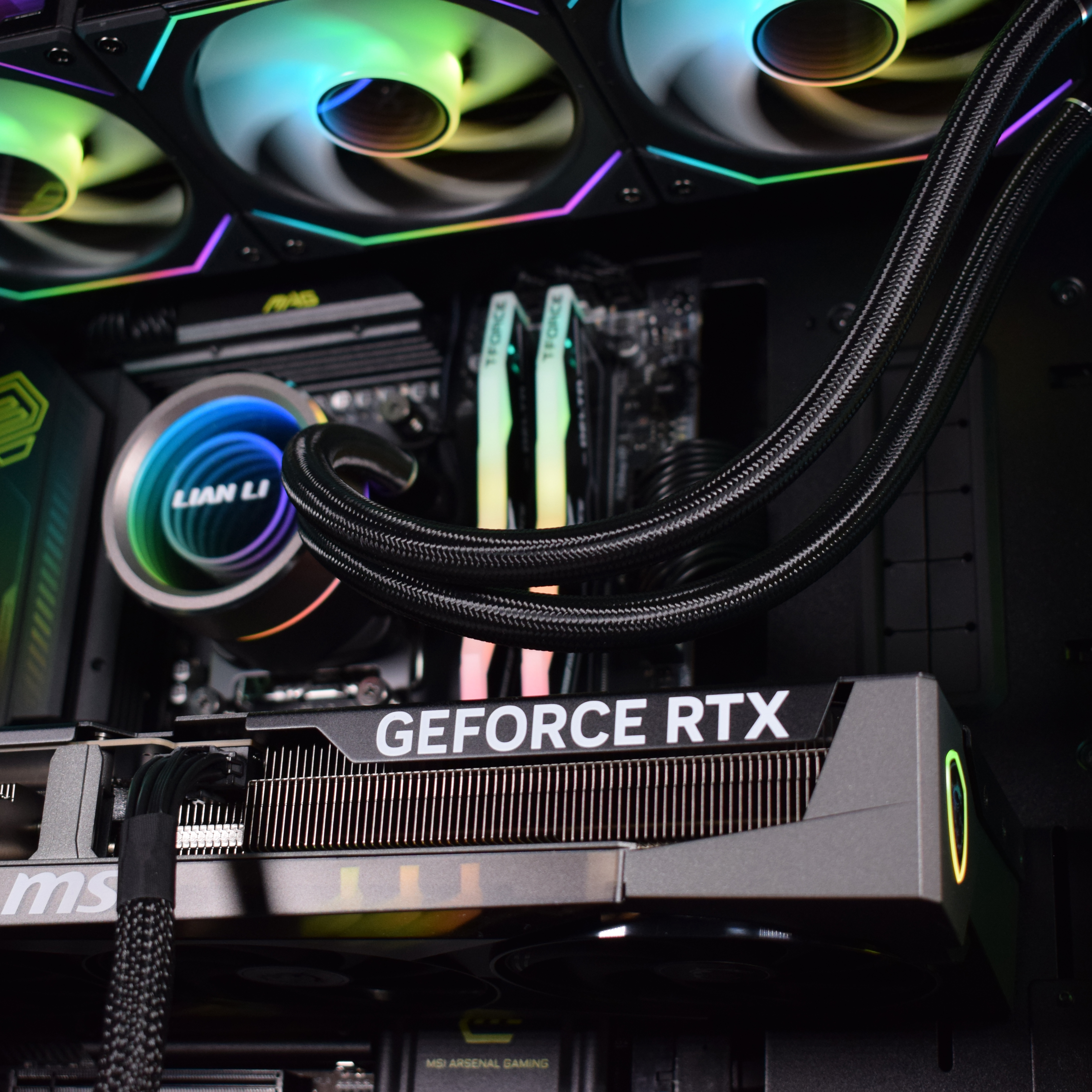 King Mod Systems - Computador King Mod Gamer-PC Ryzen 7 9800X3D 32GB DDR5 1TB RTX 5070 Ti WiFi W11