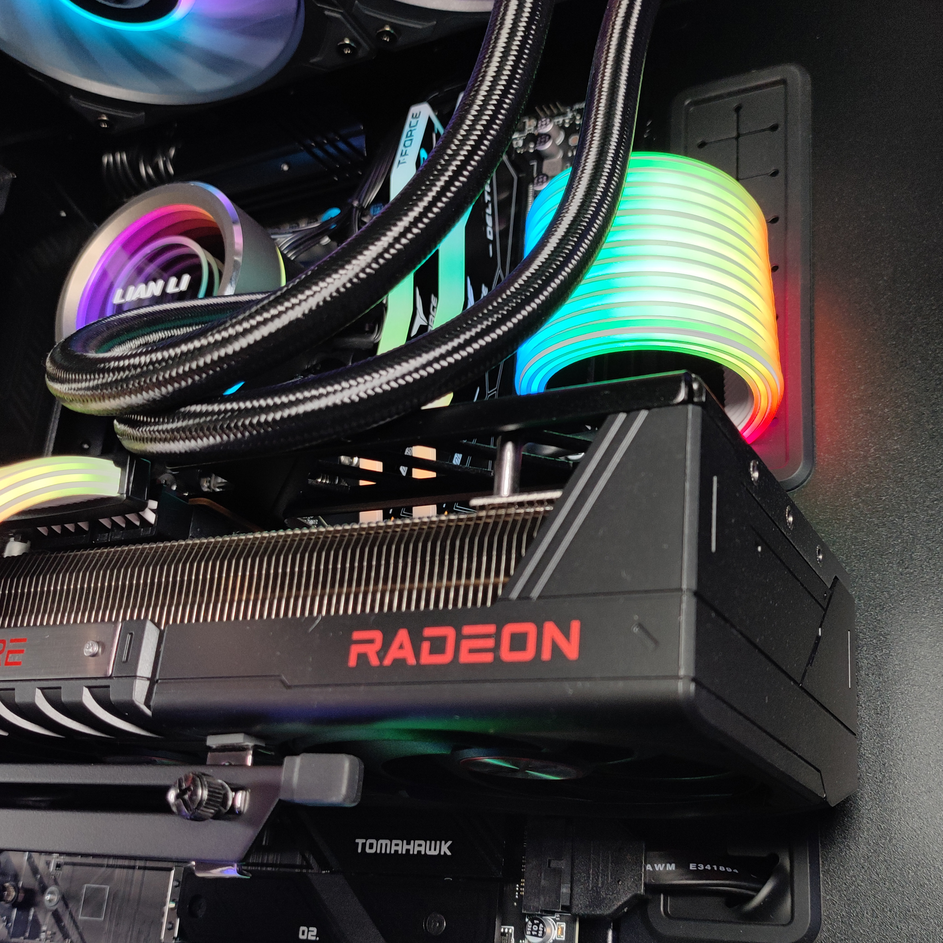 King Mod Systems - Computador King Mod Gamer-PC Ryzen 7 9800X3D 32GB DDR5 2TB RX 9070 XT WiFi W11