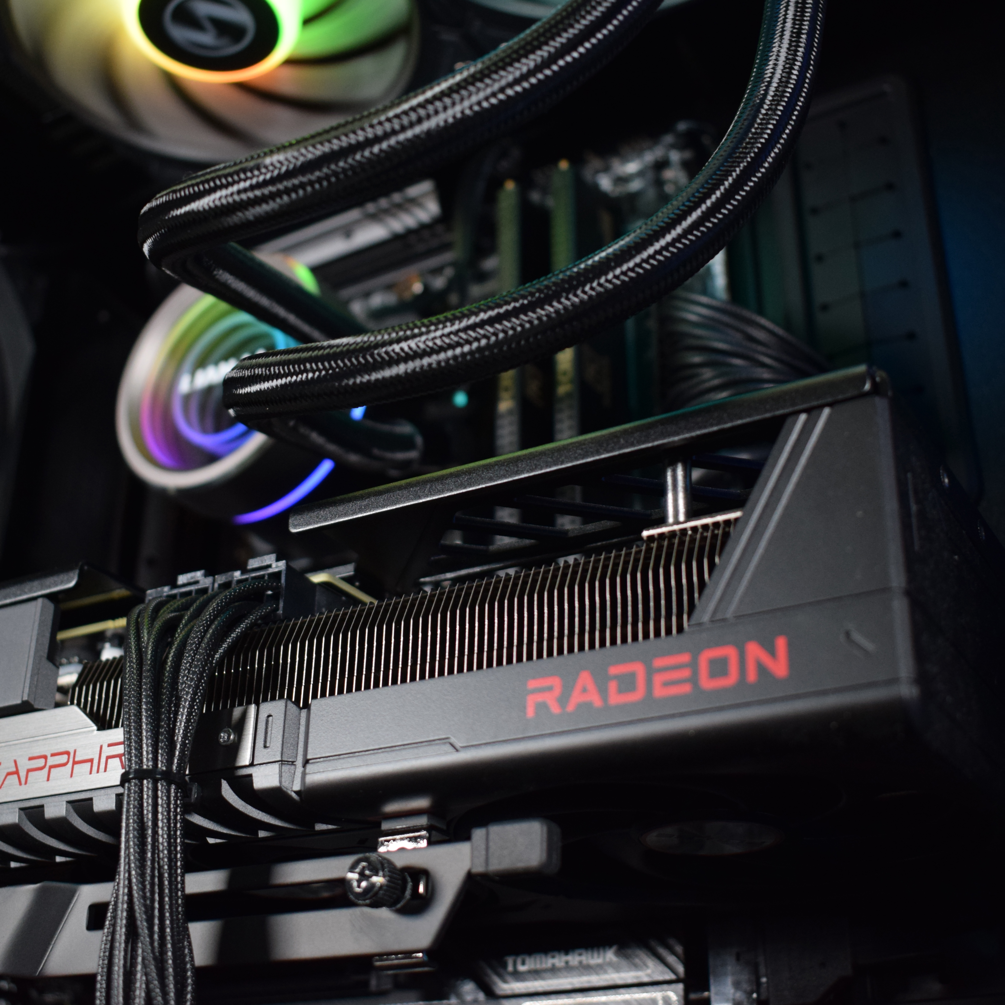 King Mod Systems - Computador King Mod Gamer-PC Ryzen 7 9800X3D 32GB DDR5 2TB RX 9070 XT WiFi W11