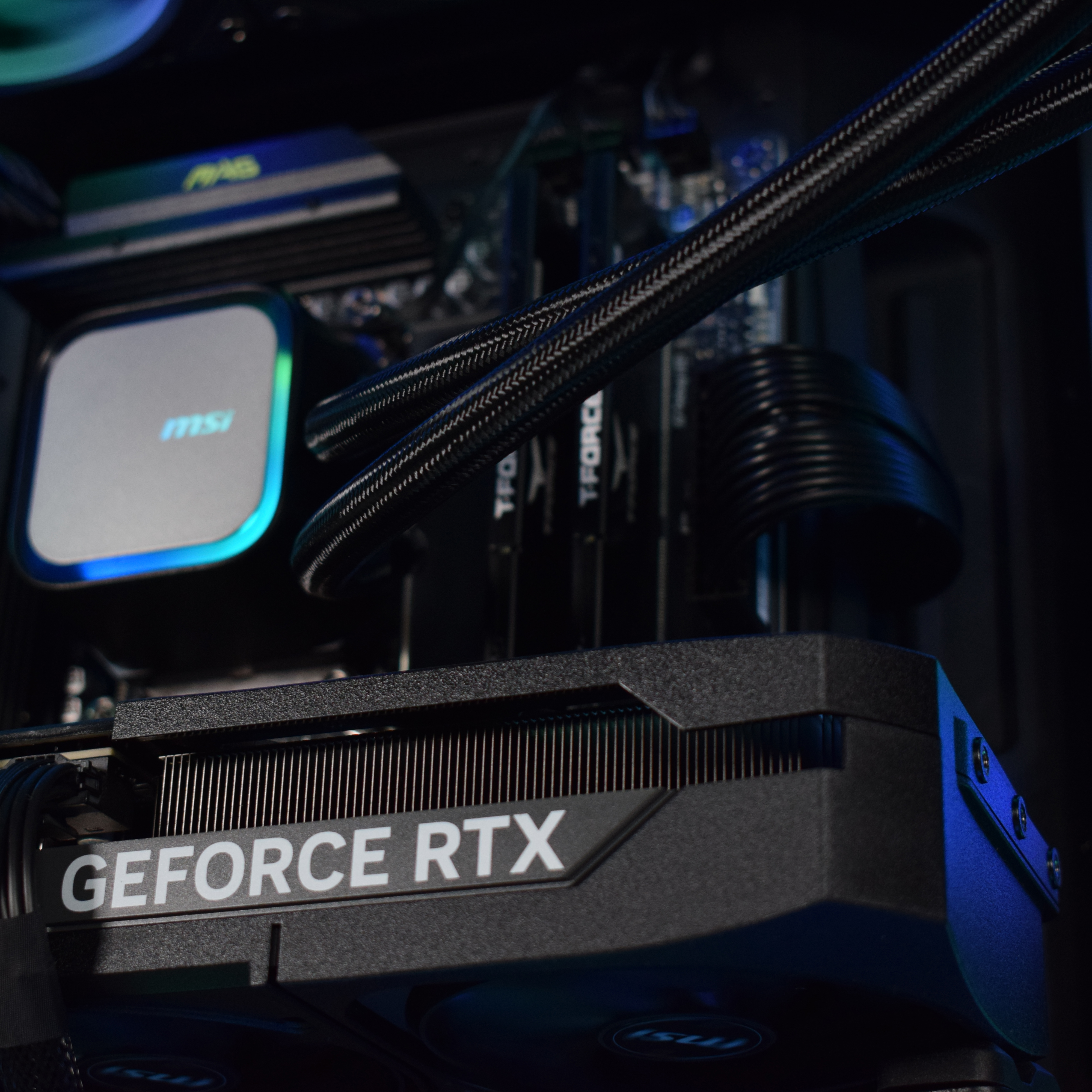 King Mod Systems - Computador King Mod Gamer-PC Ryzen 7 7800X3D 32GB DDR5 2TB RTX 5070 Ti WiFi W11