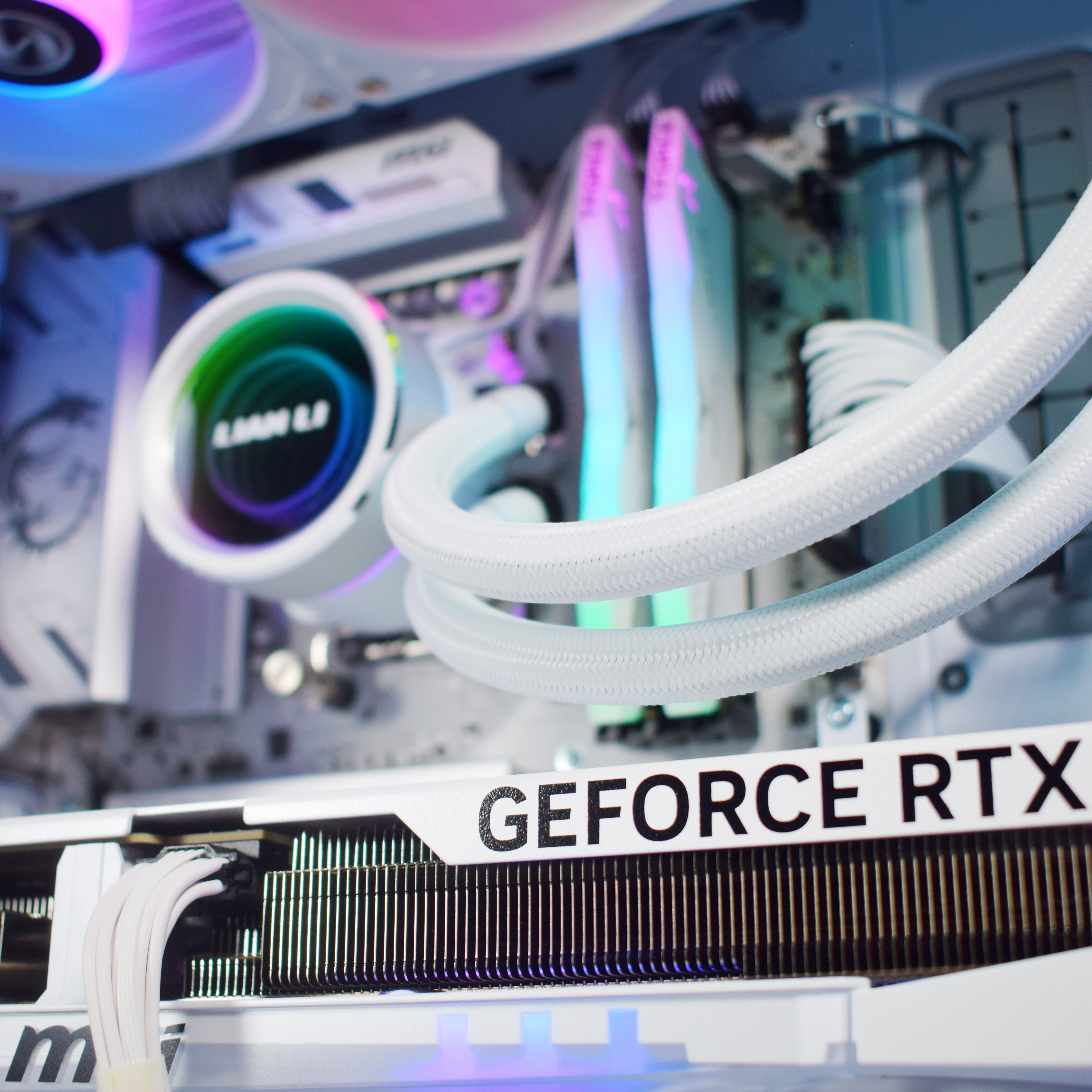 King Mod Systems - Computador King Mod Gamer-PC Ryzen 7 7800X3D 32GB DDR5 2TB RTX 5070 WiFi W11