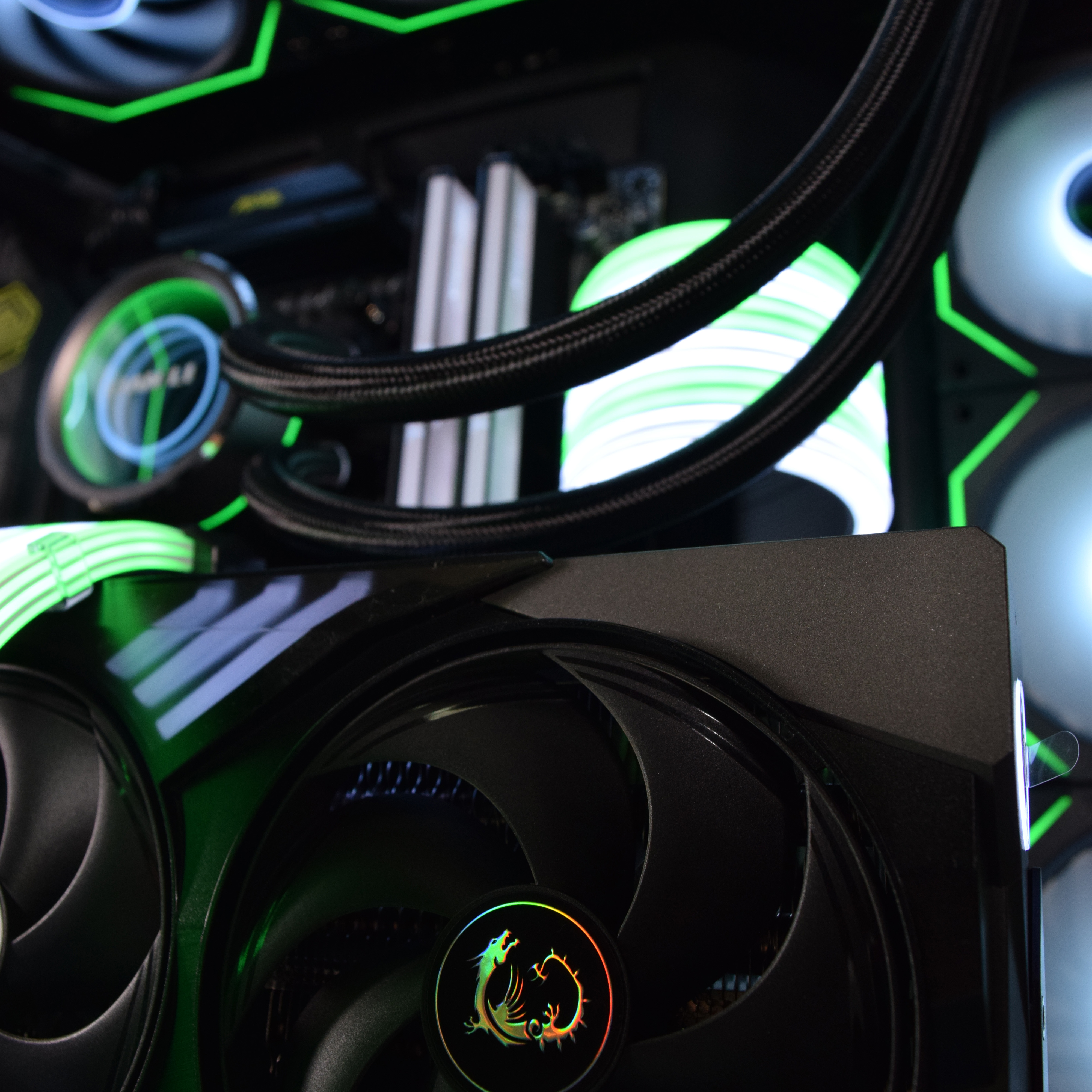 King Mod Systems - Computador King Mod Gamer-PC Ryzen 7 9800X3D 32GB DDR5 2TB RTX 5080 WiFi W11 V2