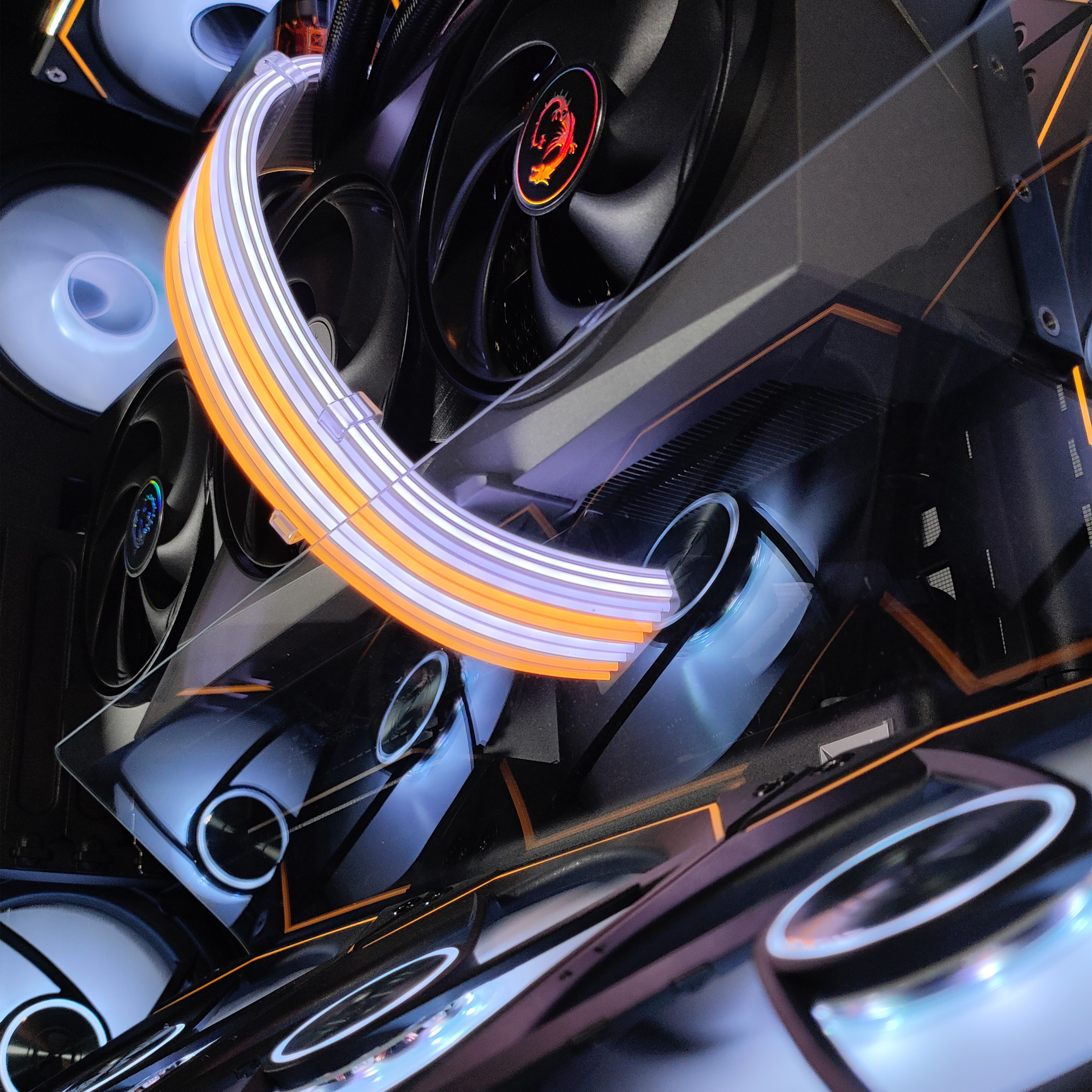 King Mod Systems - Computador King Mod Gamer-PC Ryzen 7 9800X3D 64GB DDR5 2TB RTX 5090 WiFi W11