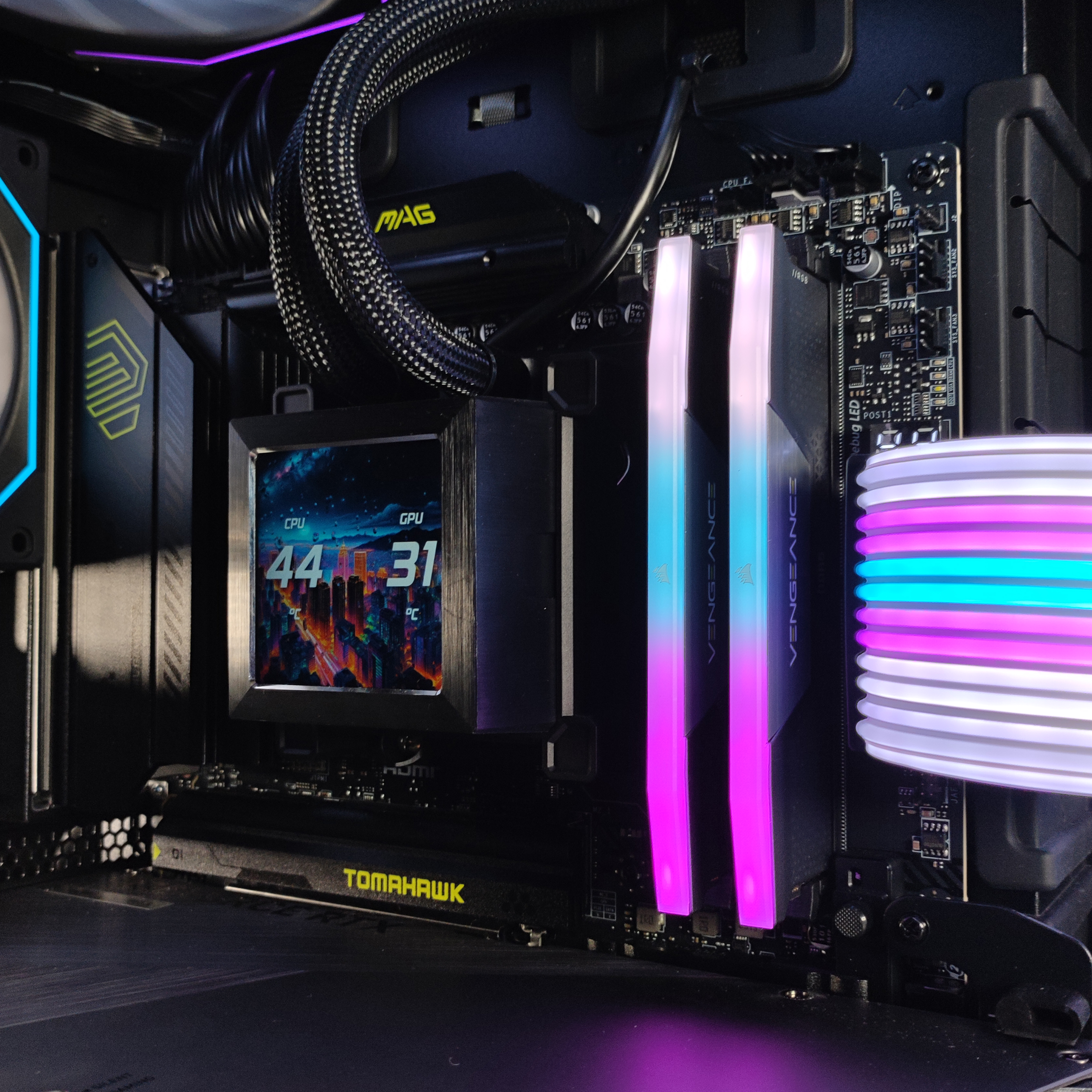 King Mod Systems - Computador King Mod Gamer-PC Ryzen 7 9800X3D 64GB DDR5 2TB RTX 5090 WiFi W11 V2
