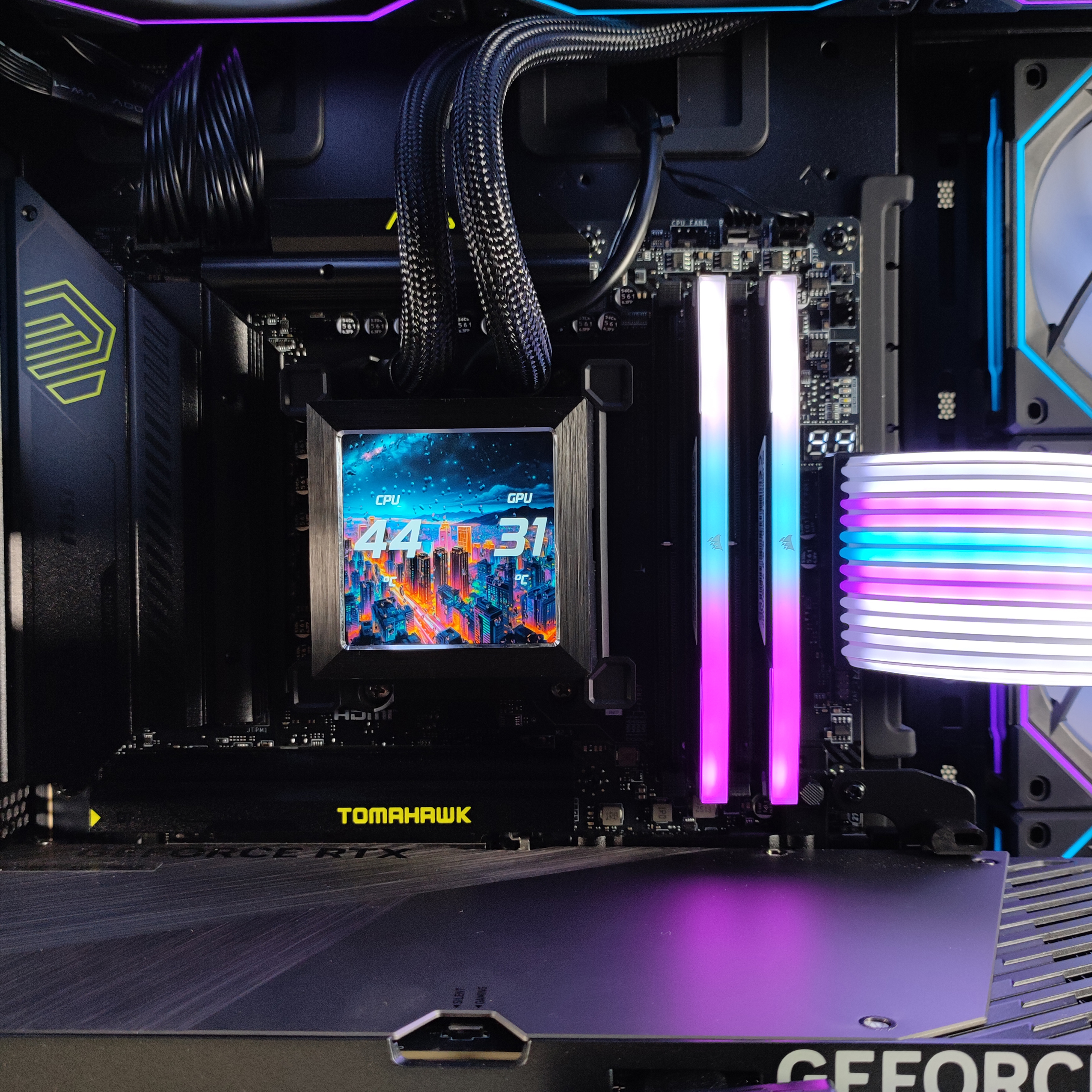 King Mod Systems - Computador King Mod Gamer-PC Ryzen 7 9800X3D 64GB DDR5 2TB RTX 5090 WiFi W11 V2