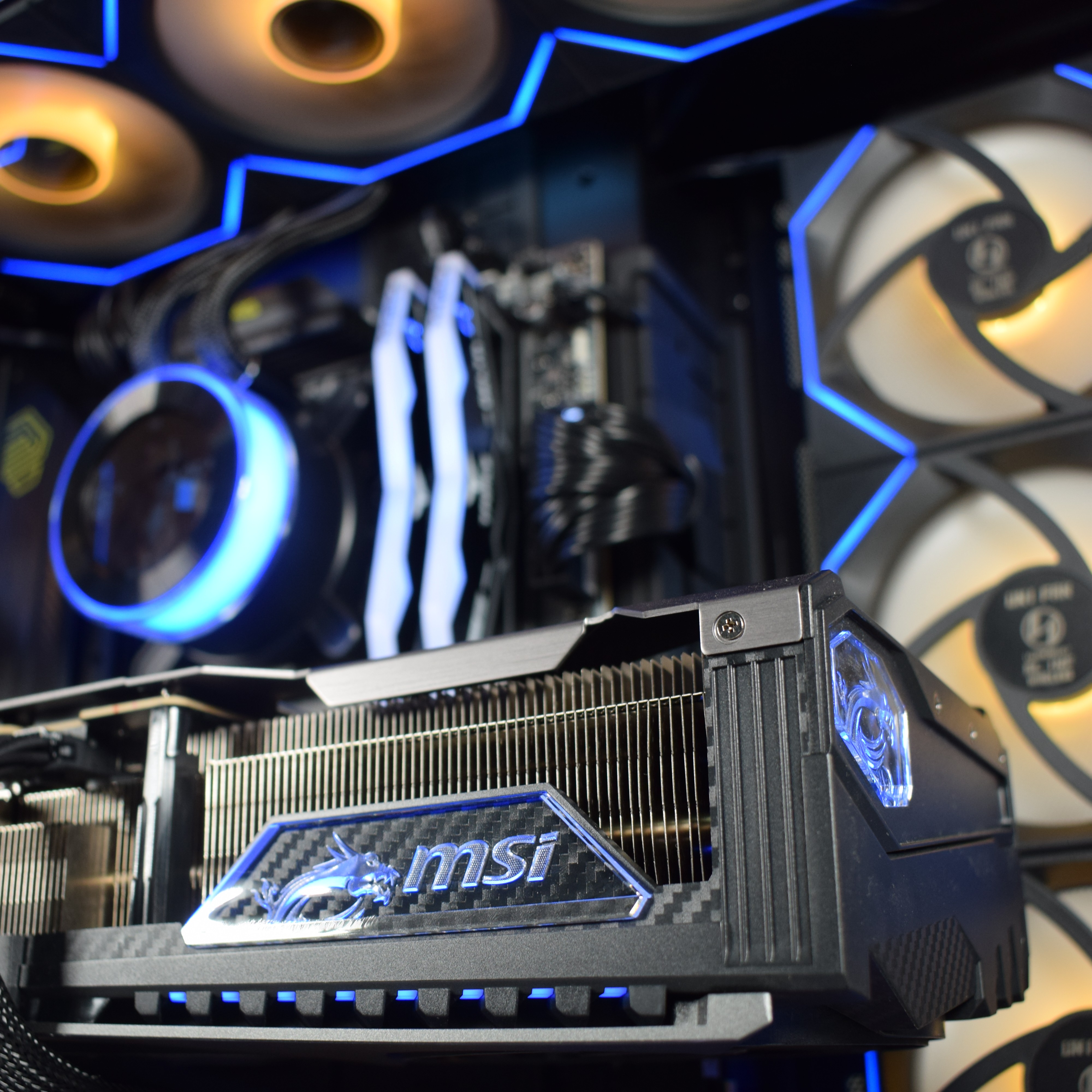 King Mod Systems - Computador King Mod Gamer-PC Ryzen 7 9800X3D 64GB DDR5 2TB RTX 5090 WiFi W11 V2