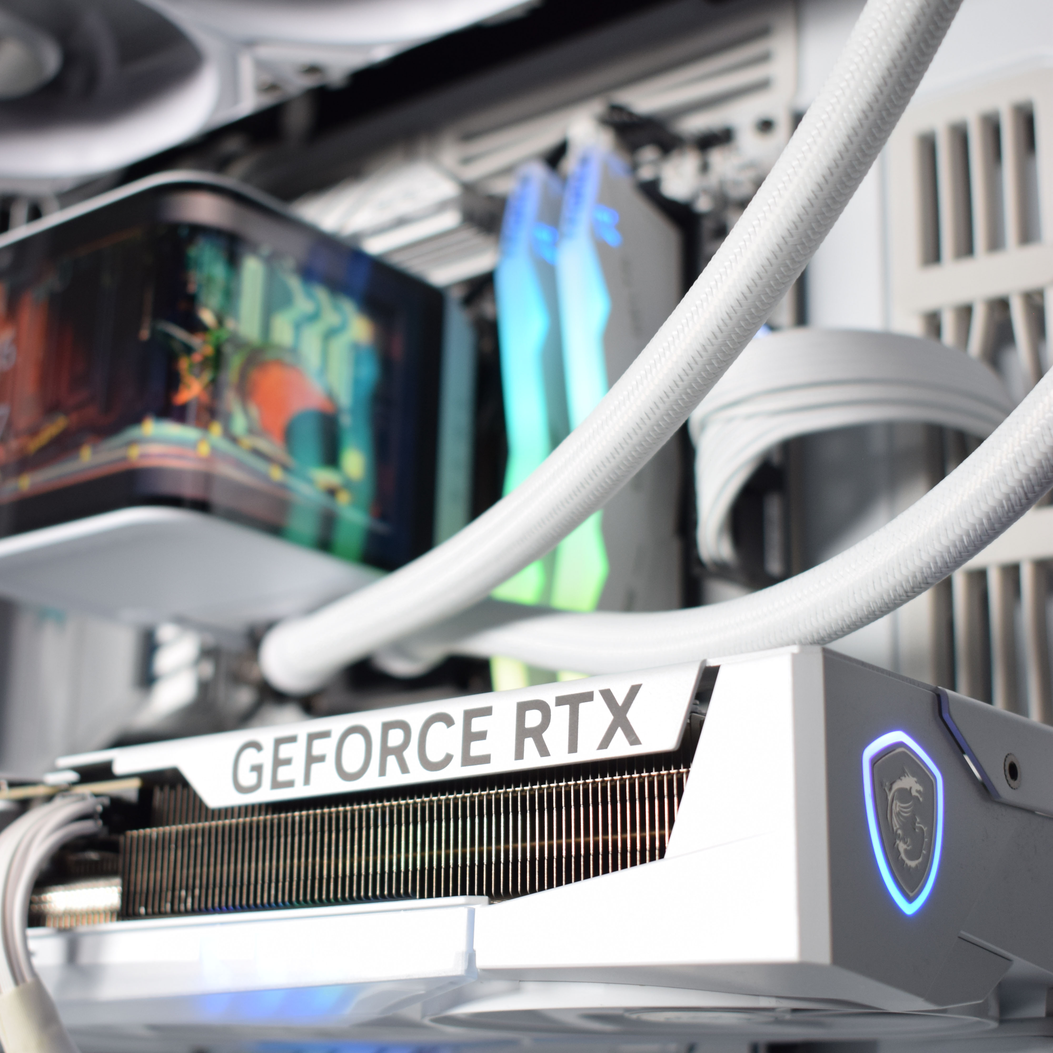 King Mod Systems - Computador King Mod Gamer-PC HAVN Ryzen 7 9800X3D 32GB DDR5 2TB RTX 5080 WiFi W11