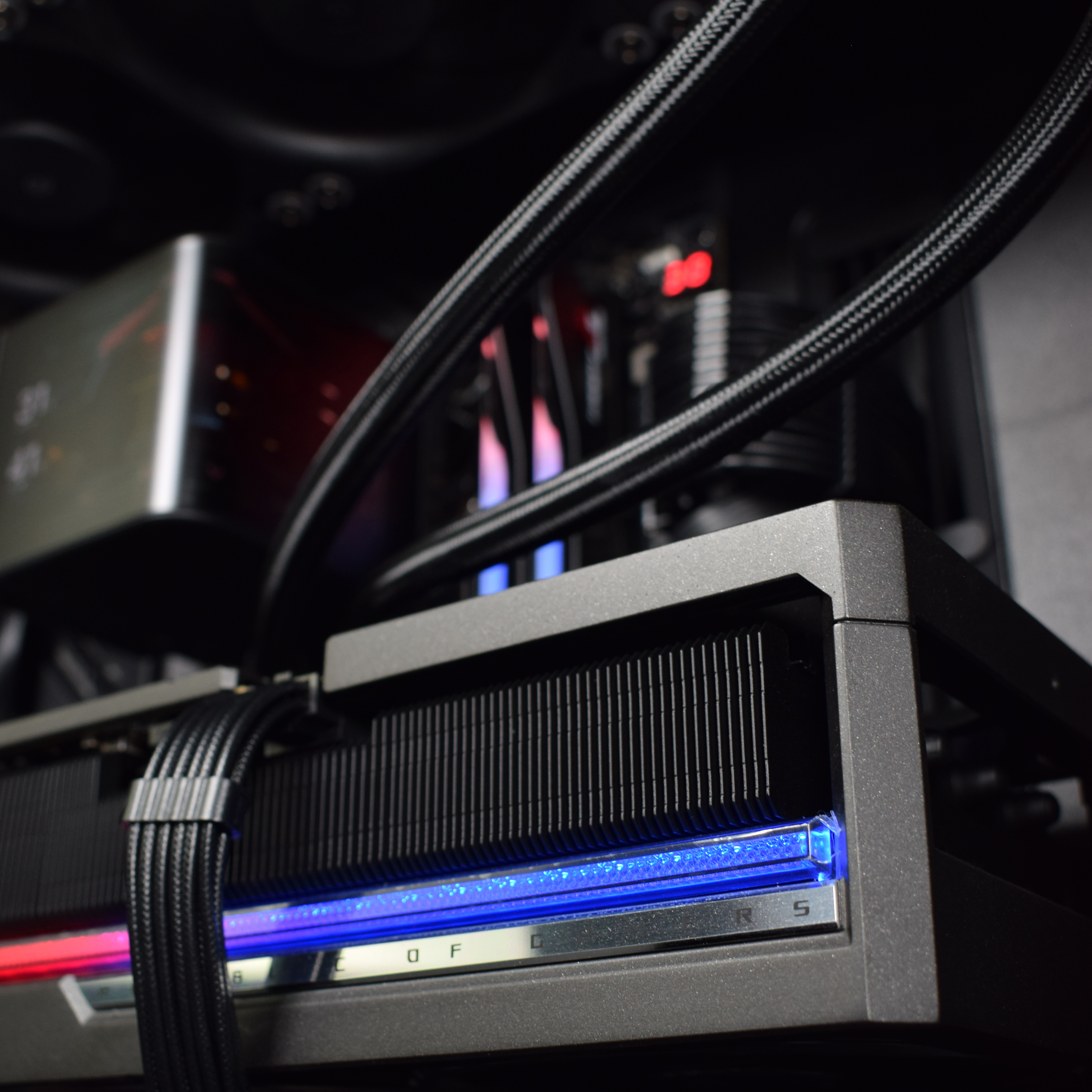 King Mod Systems - Computador King Mod Gamer-PC HAVN Ryzen 7 9800X3D 32GB DDR5 2TB RTX 5090 WiFi W11