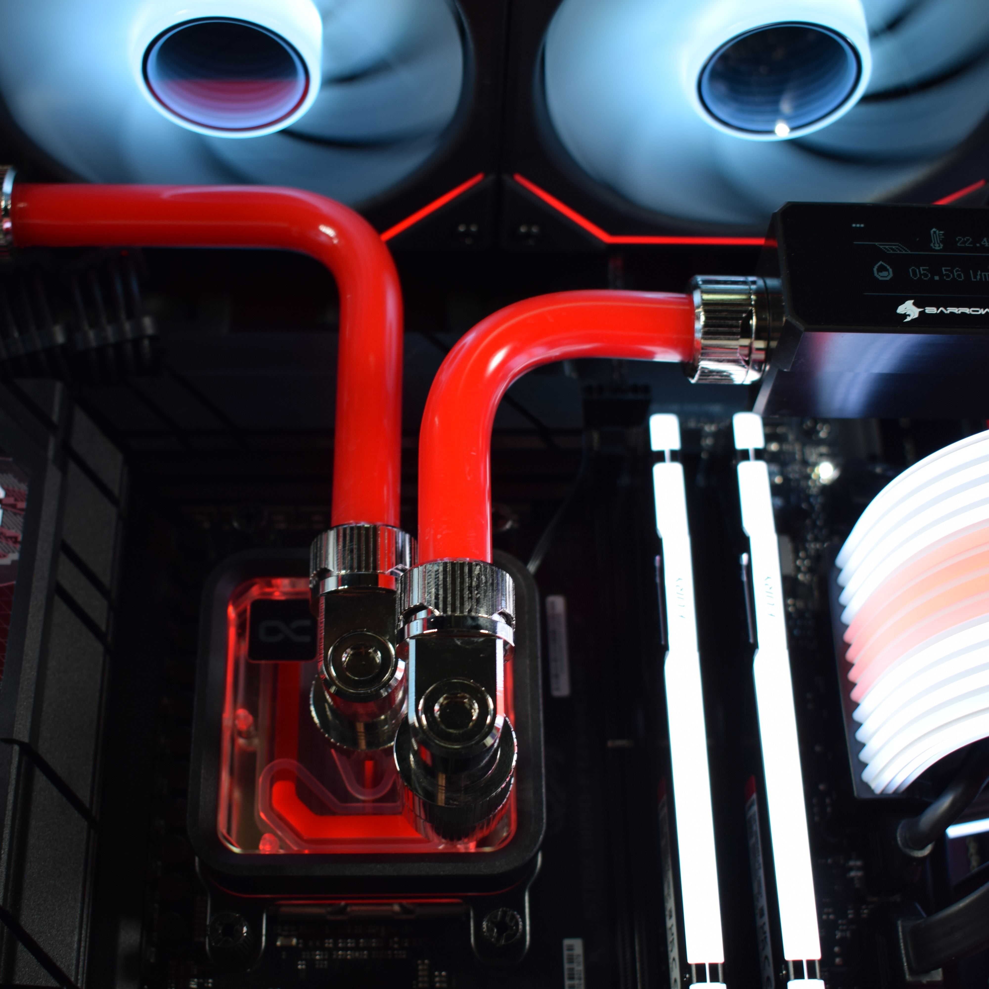 King Mod Systems - Computador King Mod Liquid-PC Ryzen 7 9800X3D 64GB DDR5 2TB RTX 5080 WiFi W11 V2