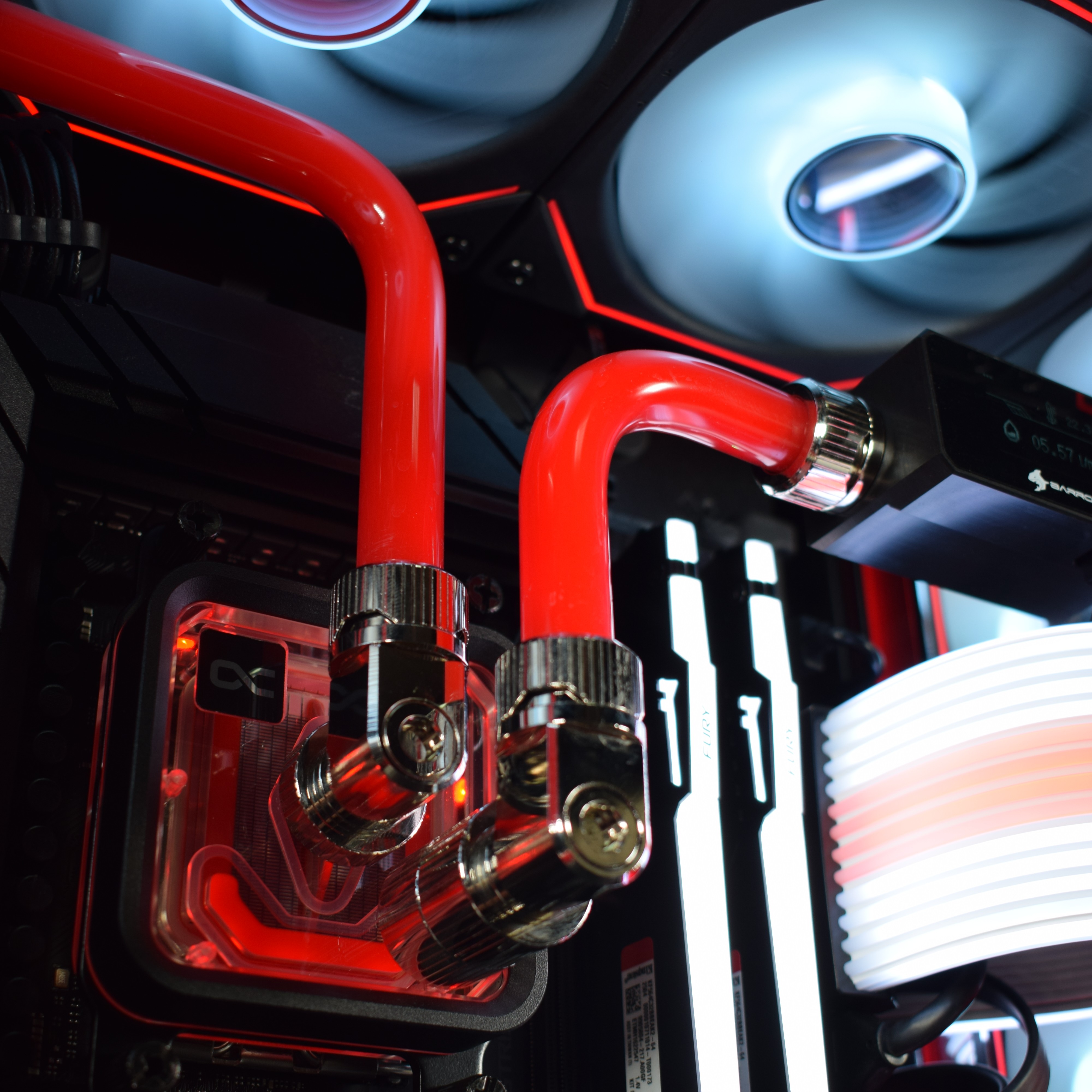 King Mod Systems - Computador King Mod Liquid-PC Ryzen 7 9800X3D 64GB DDR5 2TB RTX 5080 WiFi W11 V2