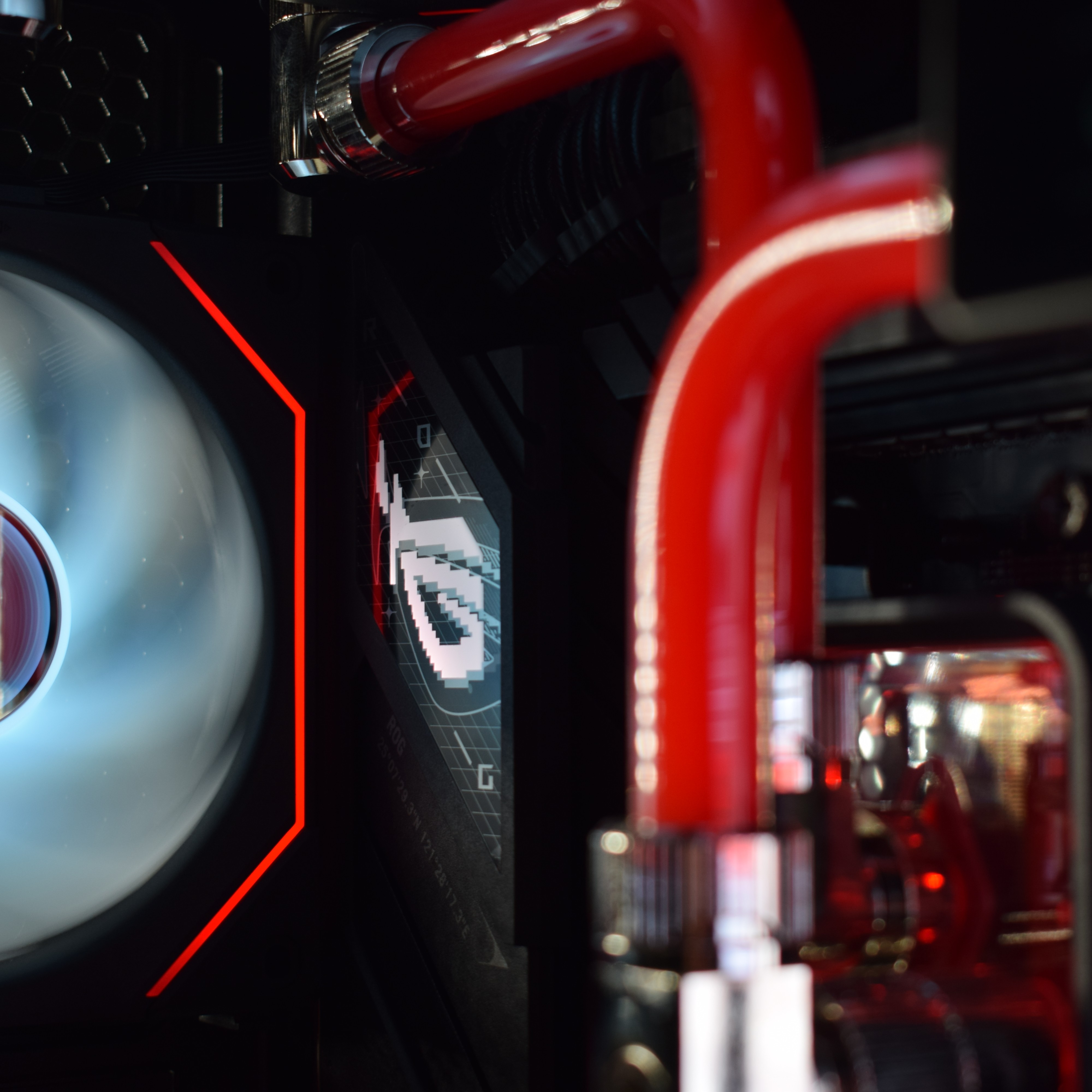 King Mod Systems - Computador King Mod Liquid-PC Ryzen 7 9800X3D 64GB DDR5 2TB RTX 5080 WiFi W11 V2