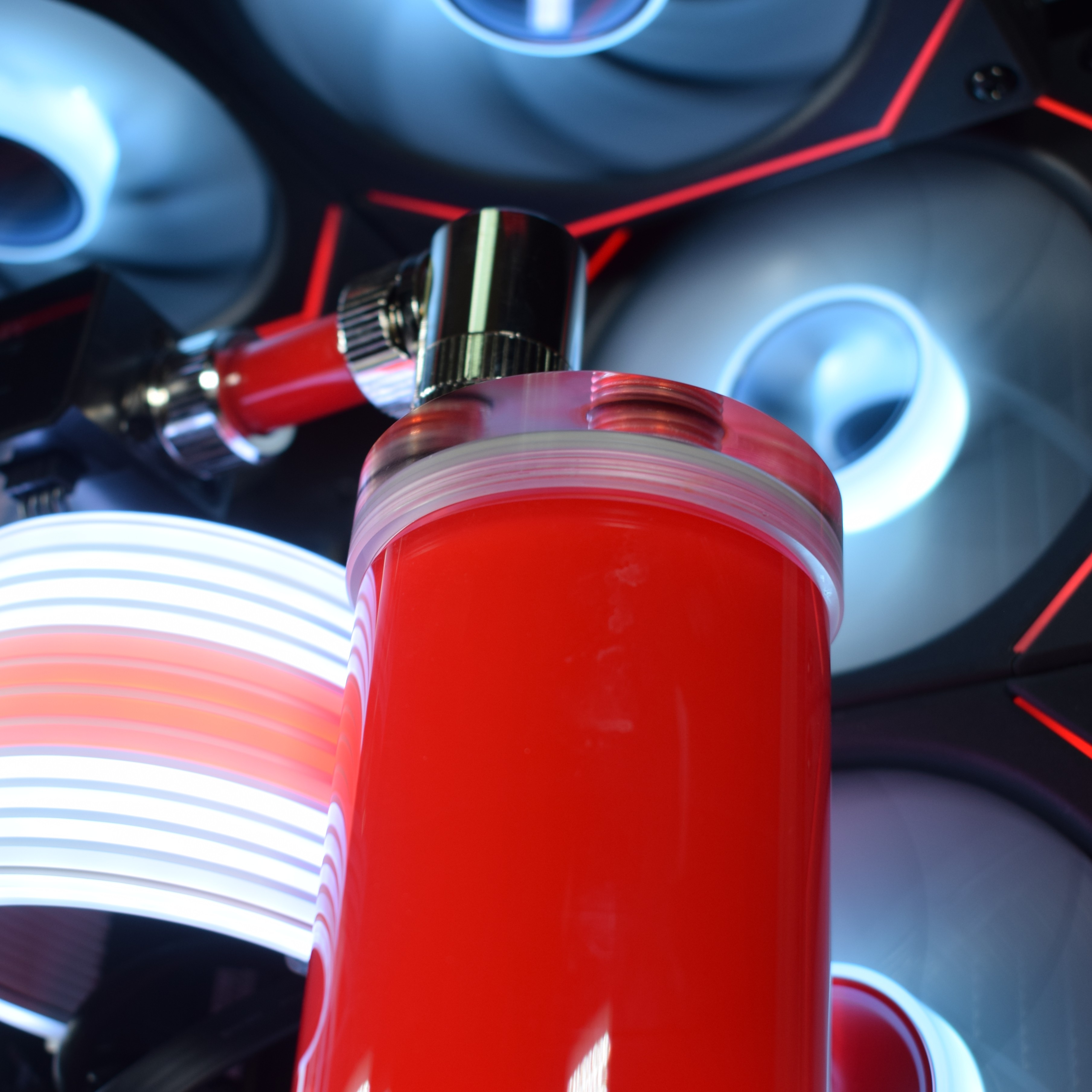 King Mod Systems - Computador King Mod Liquid-PC Ryzen 7 9800X3D 64GB DDR5 2TB RTX 5080 WiFi W11 V2