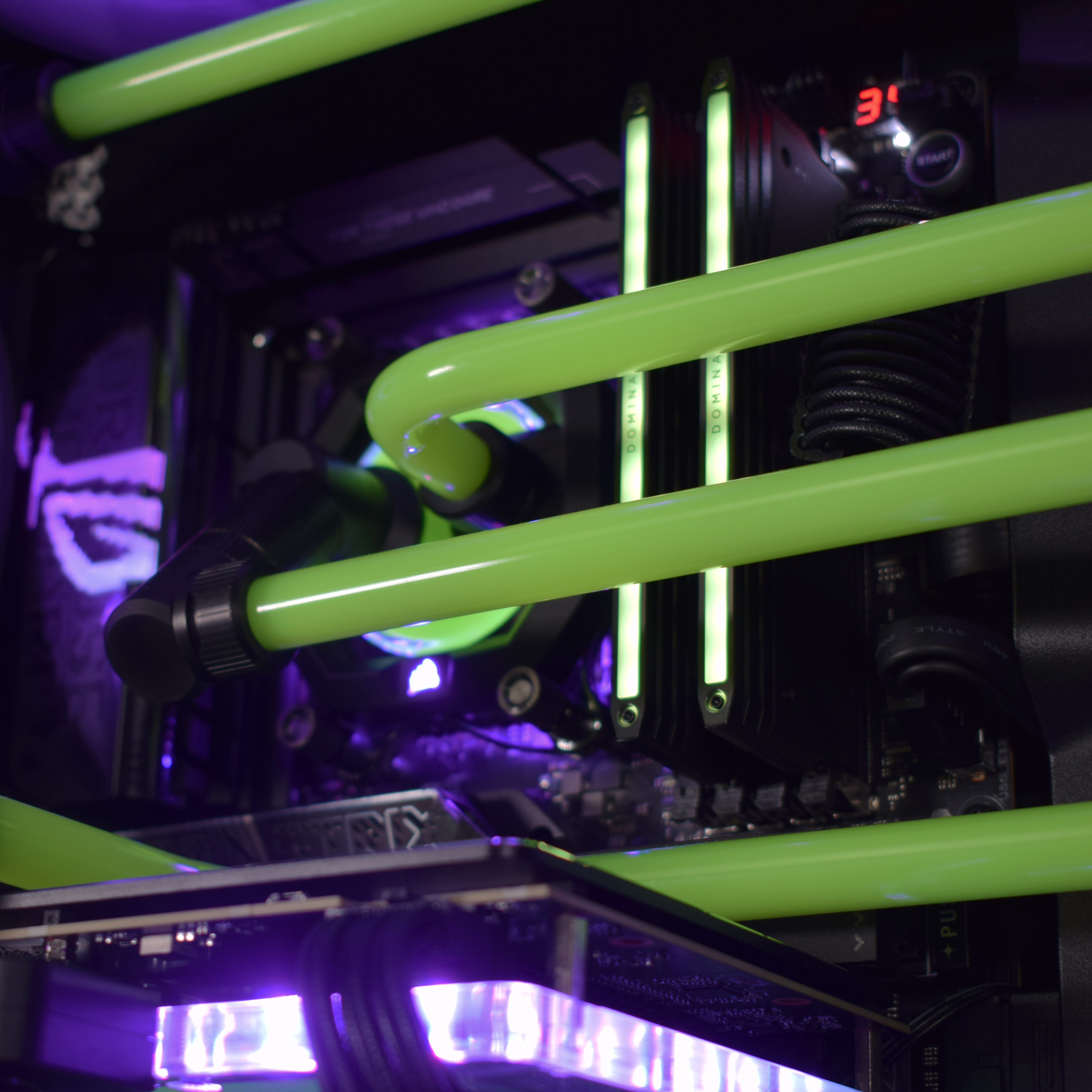 King Mod Systems - Computador King Mod Liquid-PC Ryzen 9 9950X3D 64GB DDR5 2TB RTX 5080 WiFi W11