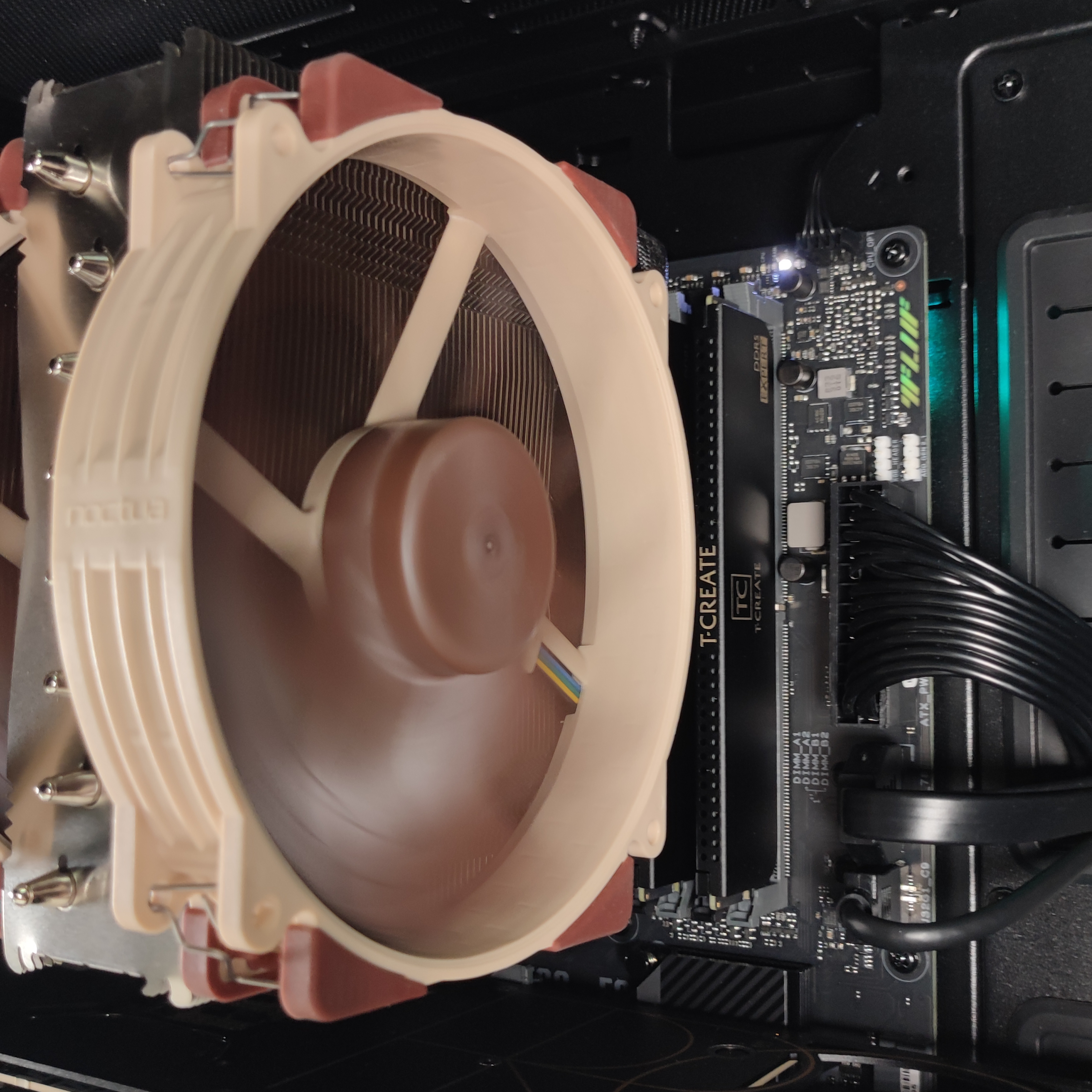 King Mod Systems - Computador King Mod Limited-PC Intel i7 14700F 64GB DDR5 2TB RTX 4080 SUPER WiFi W11