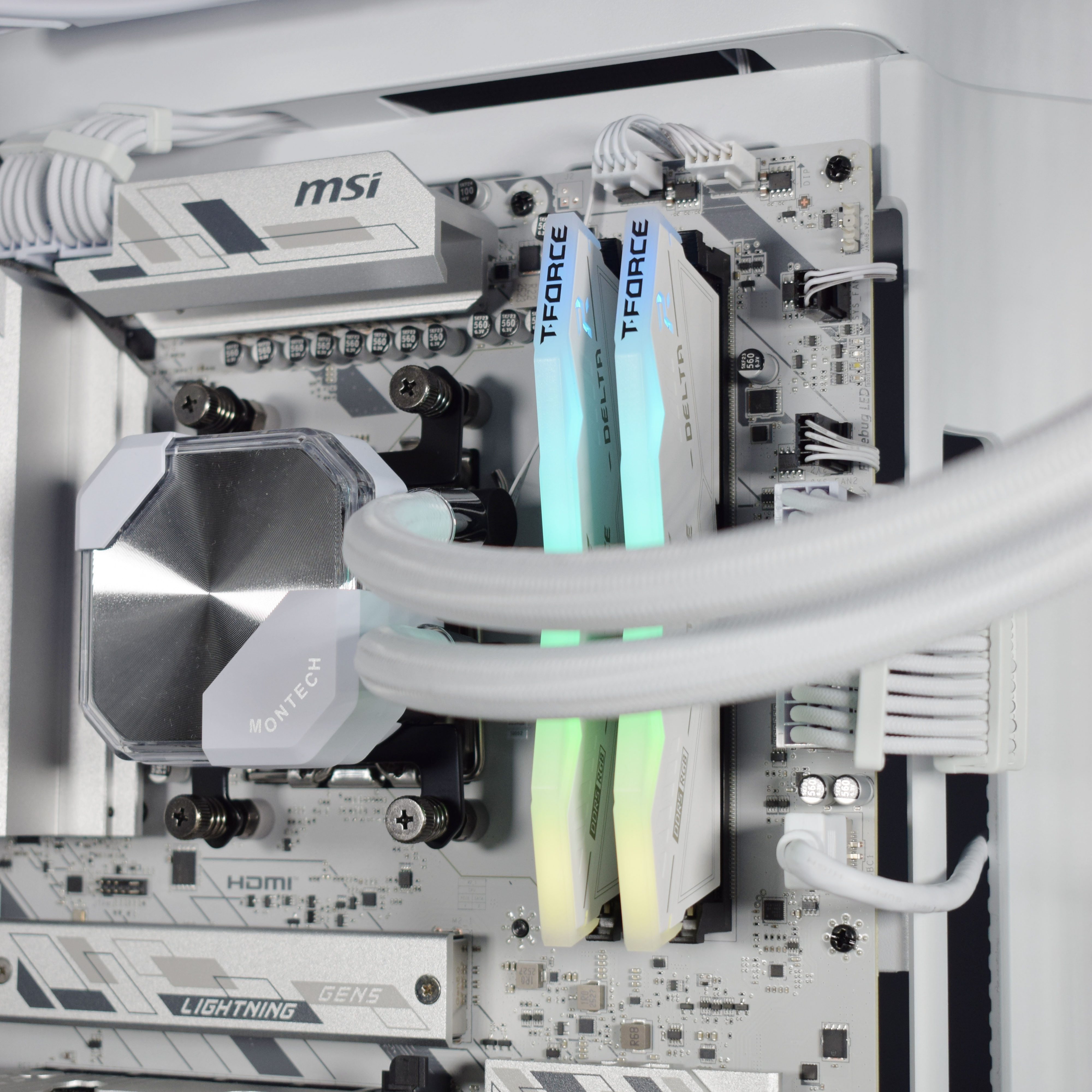 King Mod Systems - Computador King Mod Limited-PC Ryzen 7 9800X3D 32GB DDR5 1TB RTX 5070 Ti WiFi W11