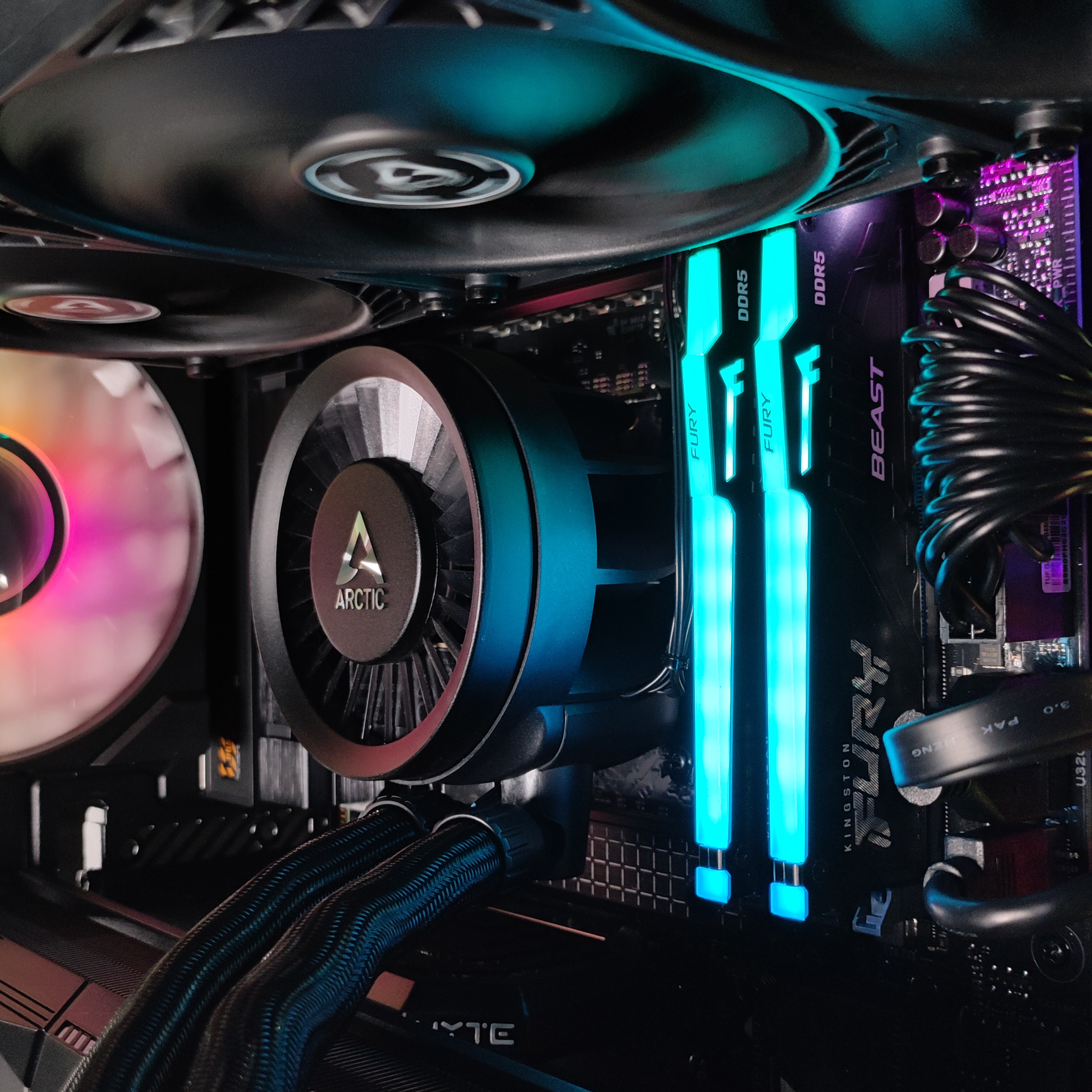 King Mod Systems - Computador King Mod Limited-PC Ryzen 7 9800X3D 64GB DDR5 2TB RTX 4080 SUPER WiFi W11