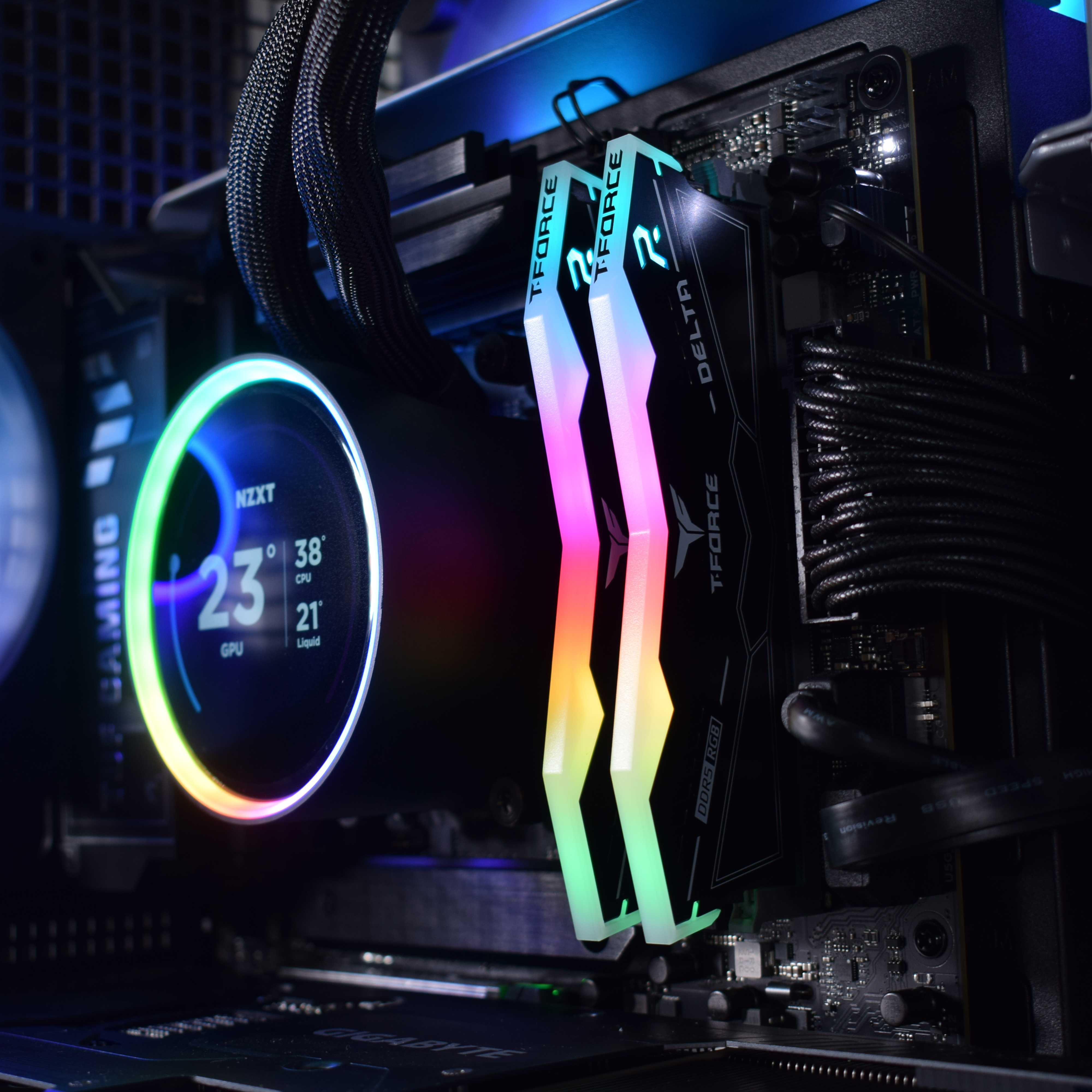 King Mod Systems - Computador King Mod Limited-PC Ryzen 7 9800X3D 32GB DDR5 2TB RTX 5070 Ti WiFi W11