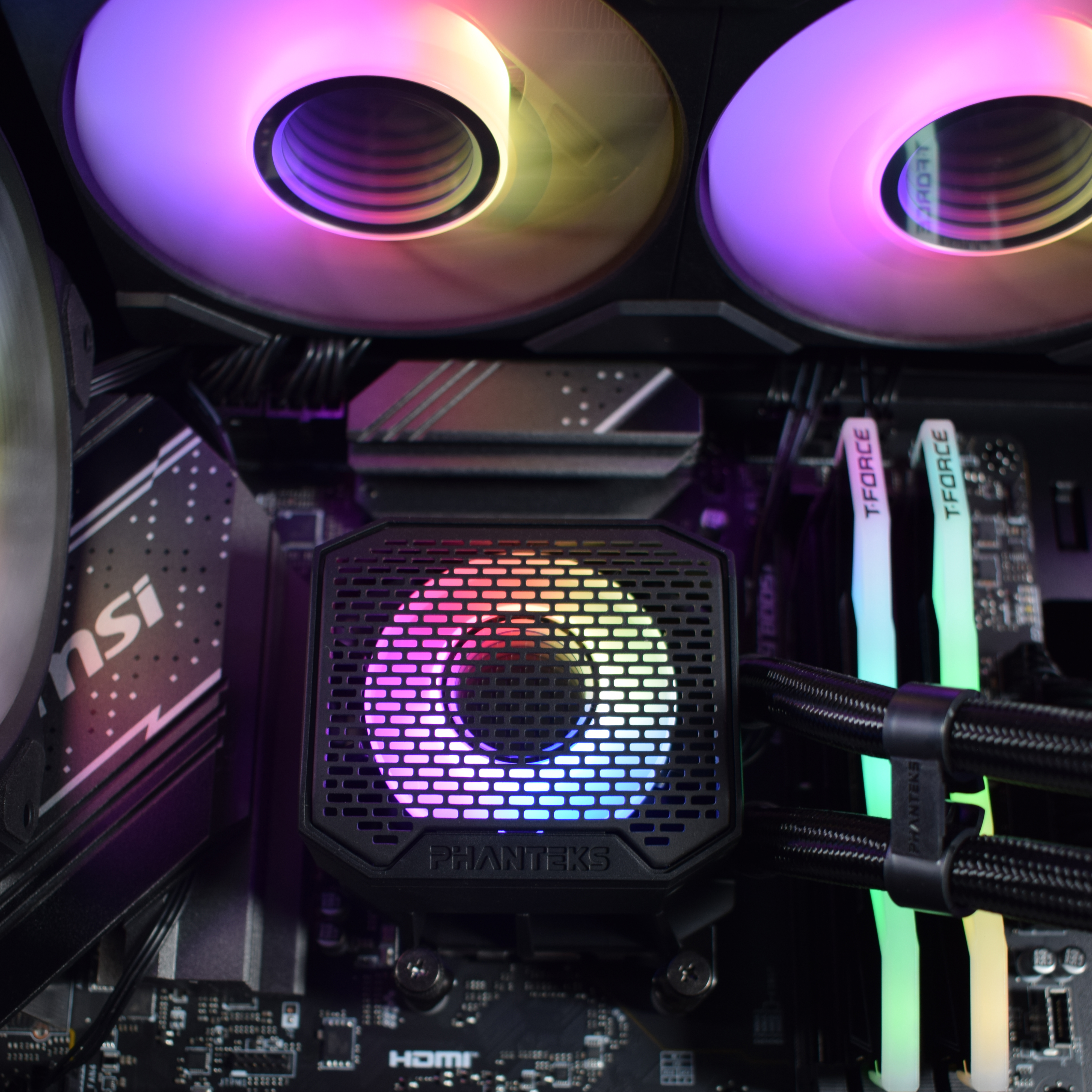 King Mod Systems - Computador King Mod Limited-PC Ryzen 7 9800X3D 32GB DDR5 2TB RTX 5080 WiFi W11